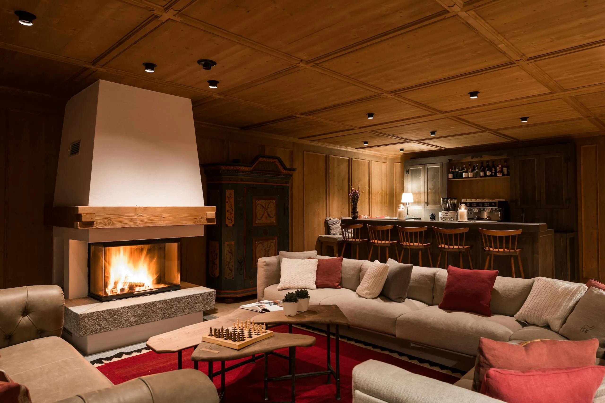 Mountainside Alps Chalet with Upscale Amenities and Incredible Views — photograph 11