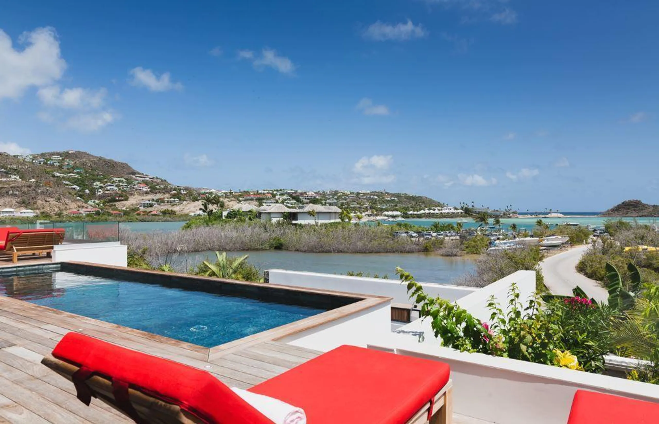 Sleek and Minimalist Inspired Villa with Heated Pool in Grand-Cul-de-Sac's Idyllic Paradise — photograph 6