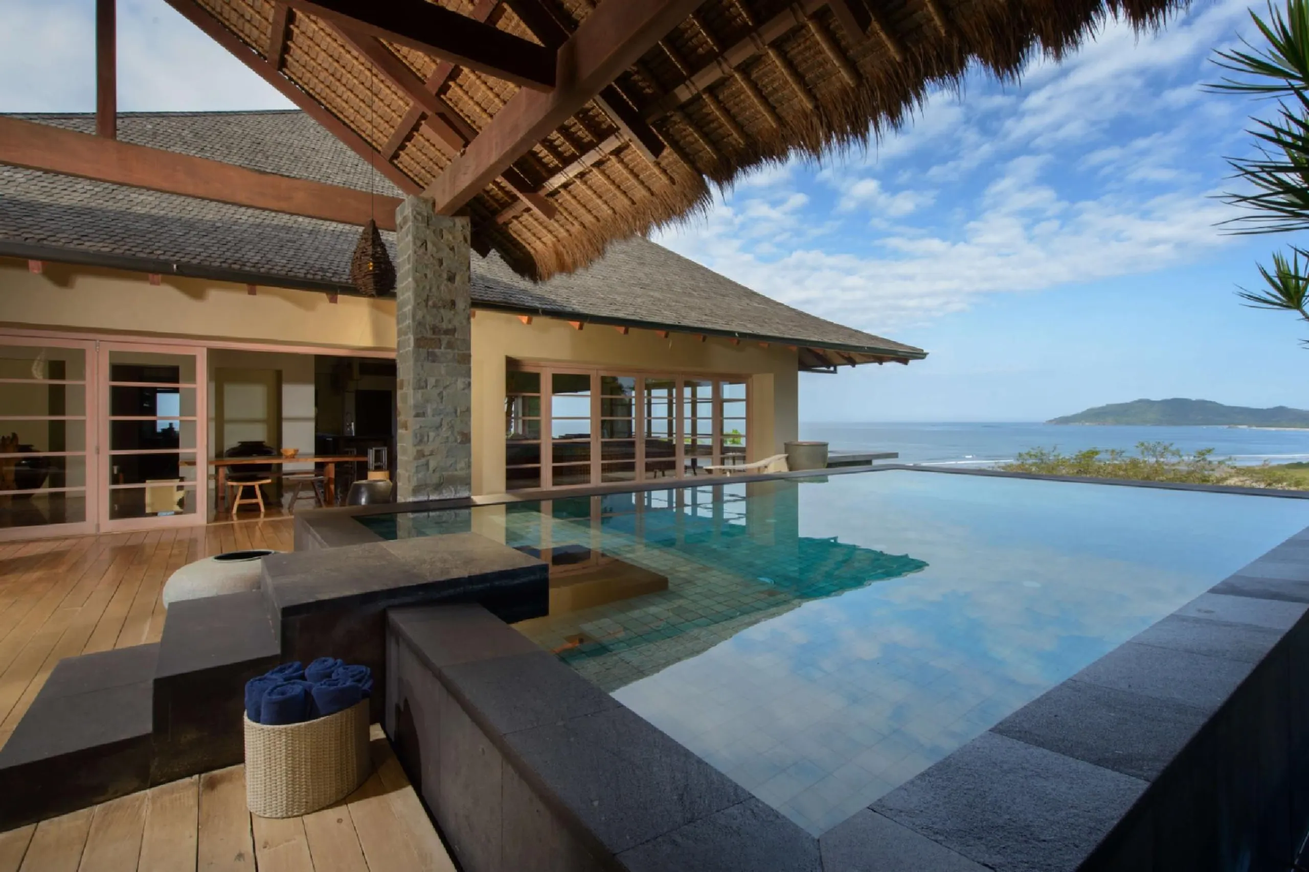 Stunning Tamarindo Luxury Villa with Infinity Pool and Endless Ocean Views — photograph 4