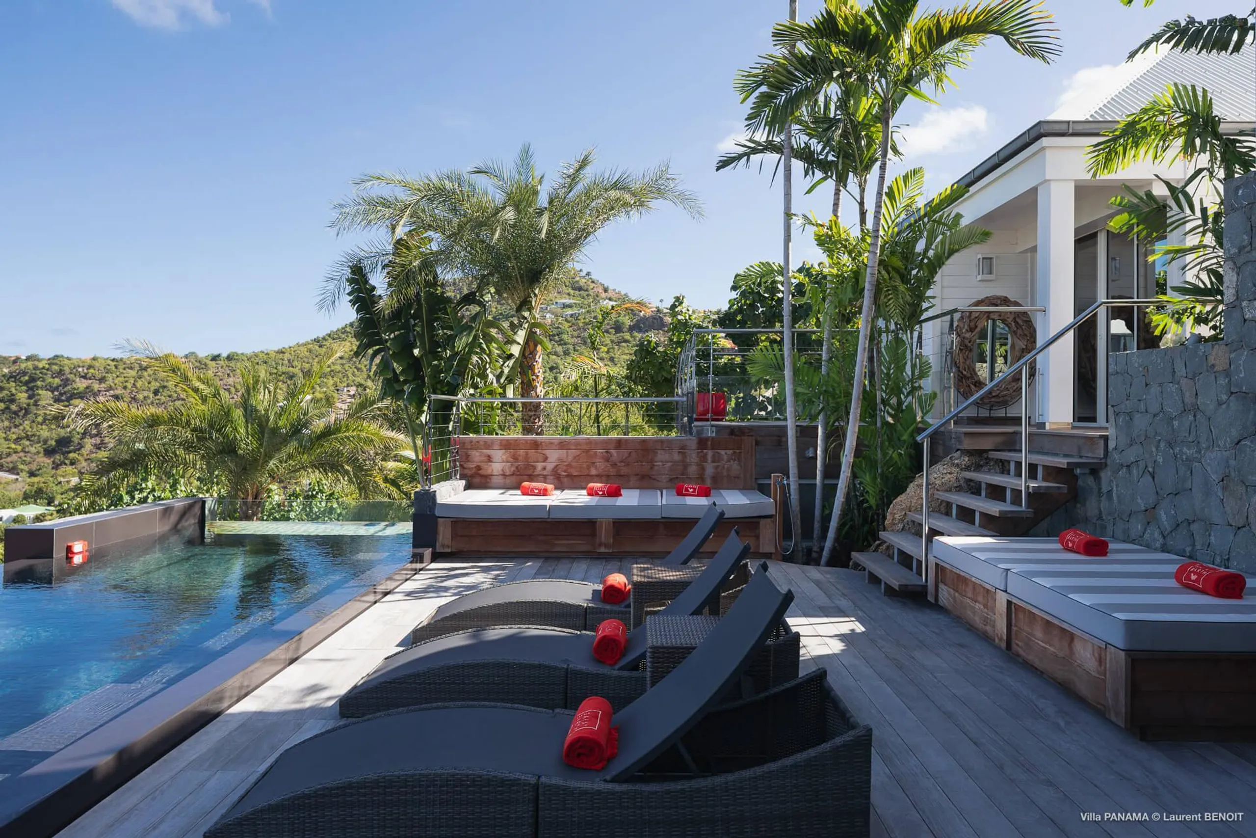 Exclusive Haven Villa with Heated Infinity Pool and Stunning Ocean Views — photograph 5
