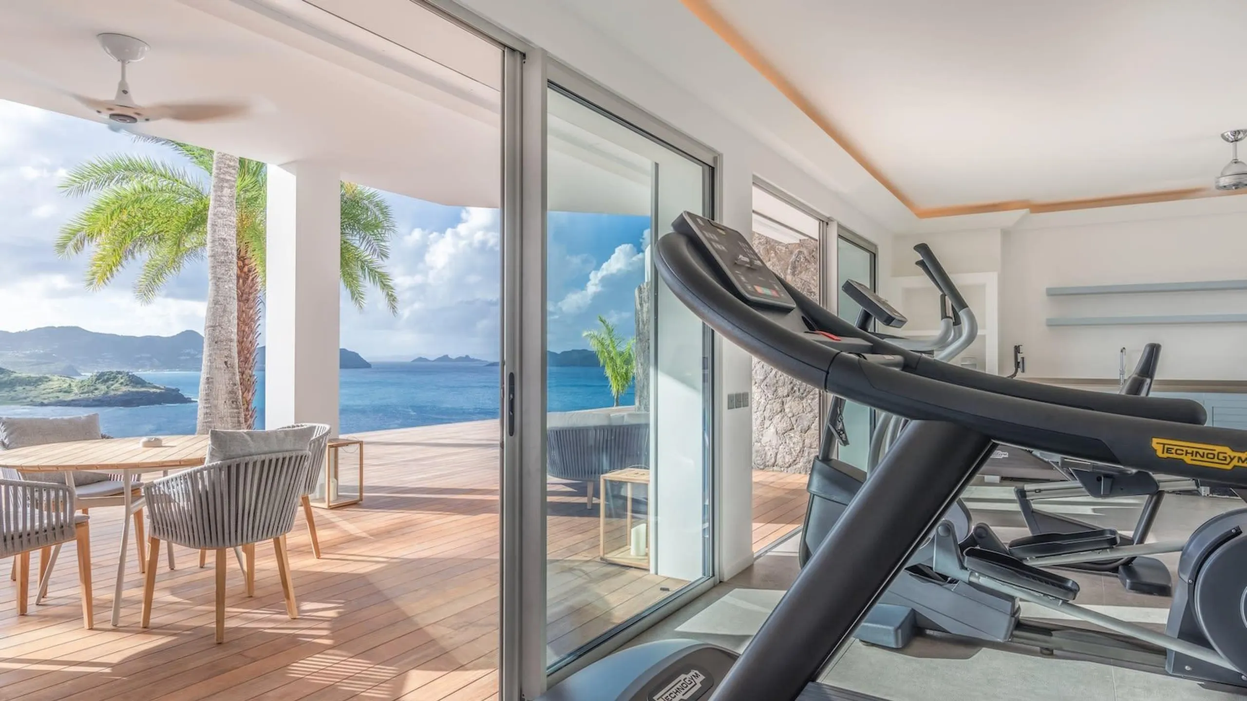 Grand Lagoon-View Villa with Heated Pool and Panoramic Views — photograph 11