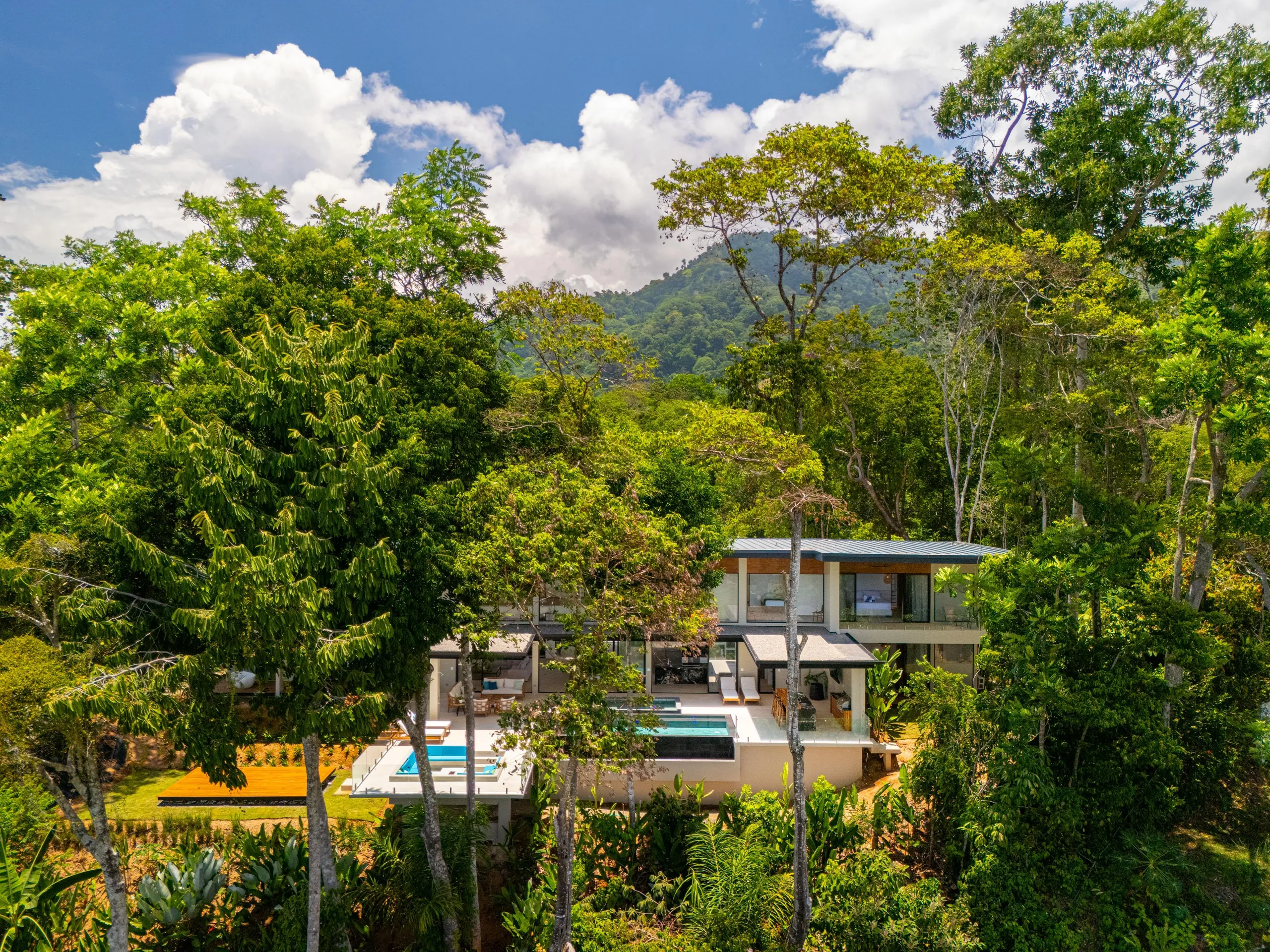Top-Notch Villa with Infinity Pool, Jacuzzi, and Stunning Ocean Views — photograph 5