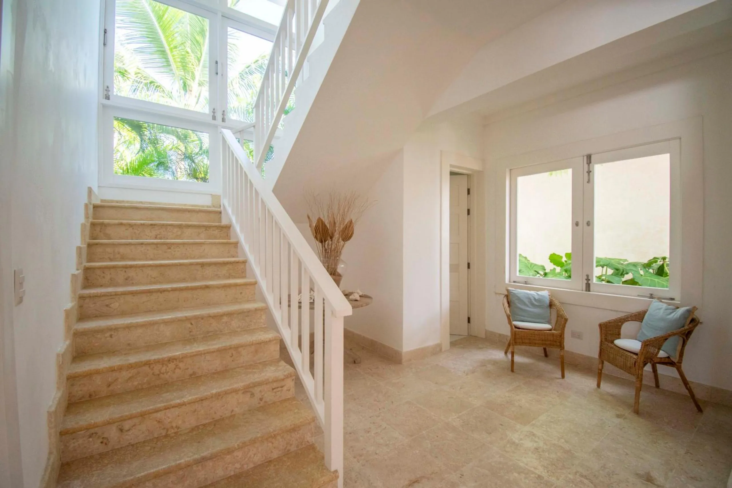 Magnificent Punta Cana Estate with Private Pool and Stunning Views — photograph 8