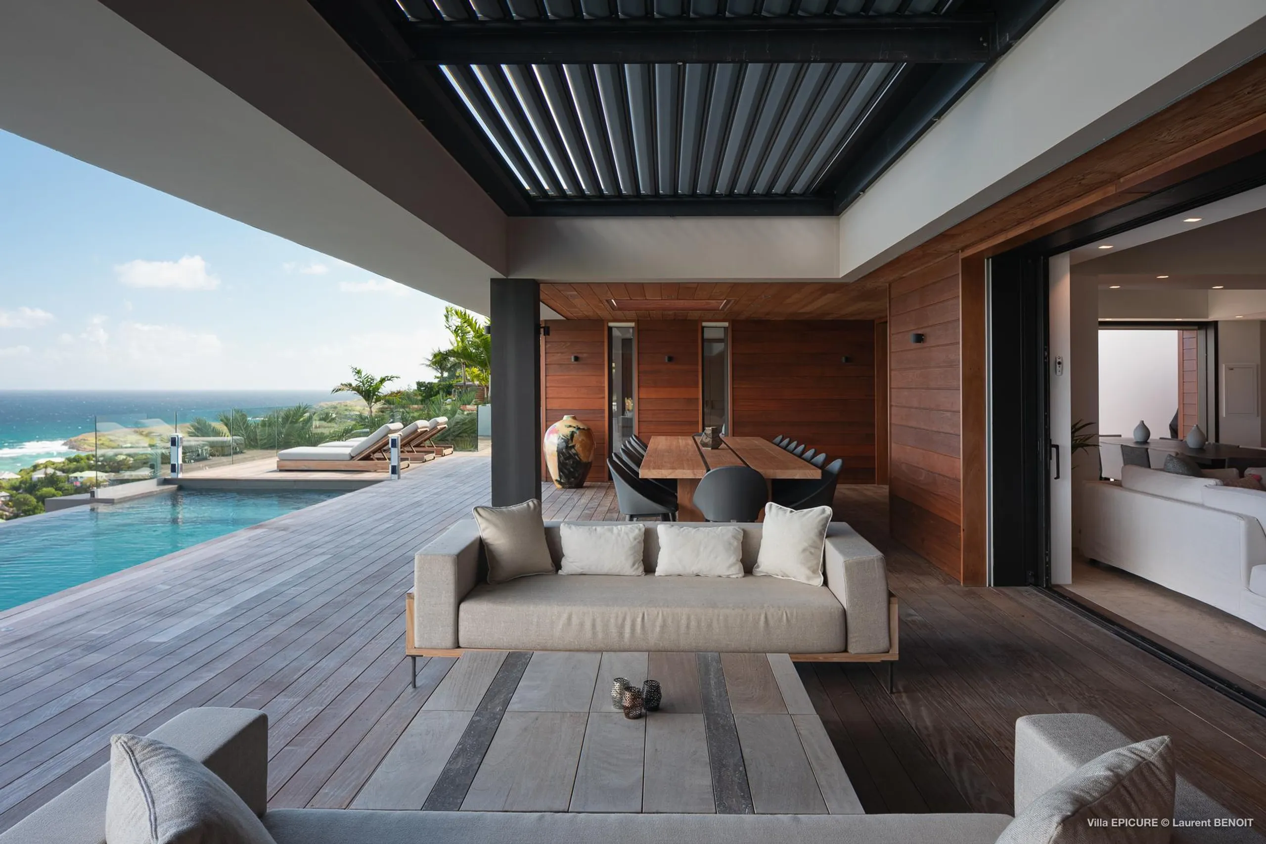 Stunning Oceanfront Villa with Infinity Pool, Fitness Room and Panoramic Views — photograph 4