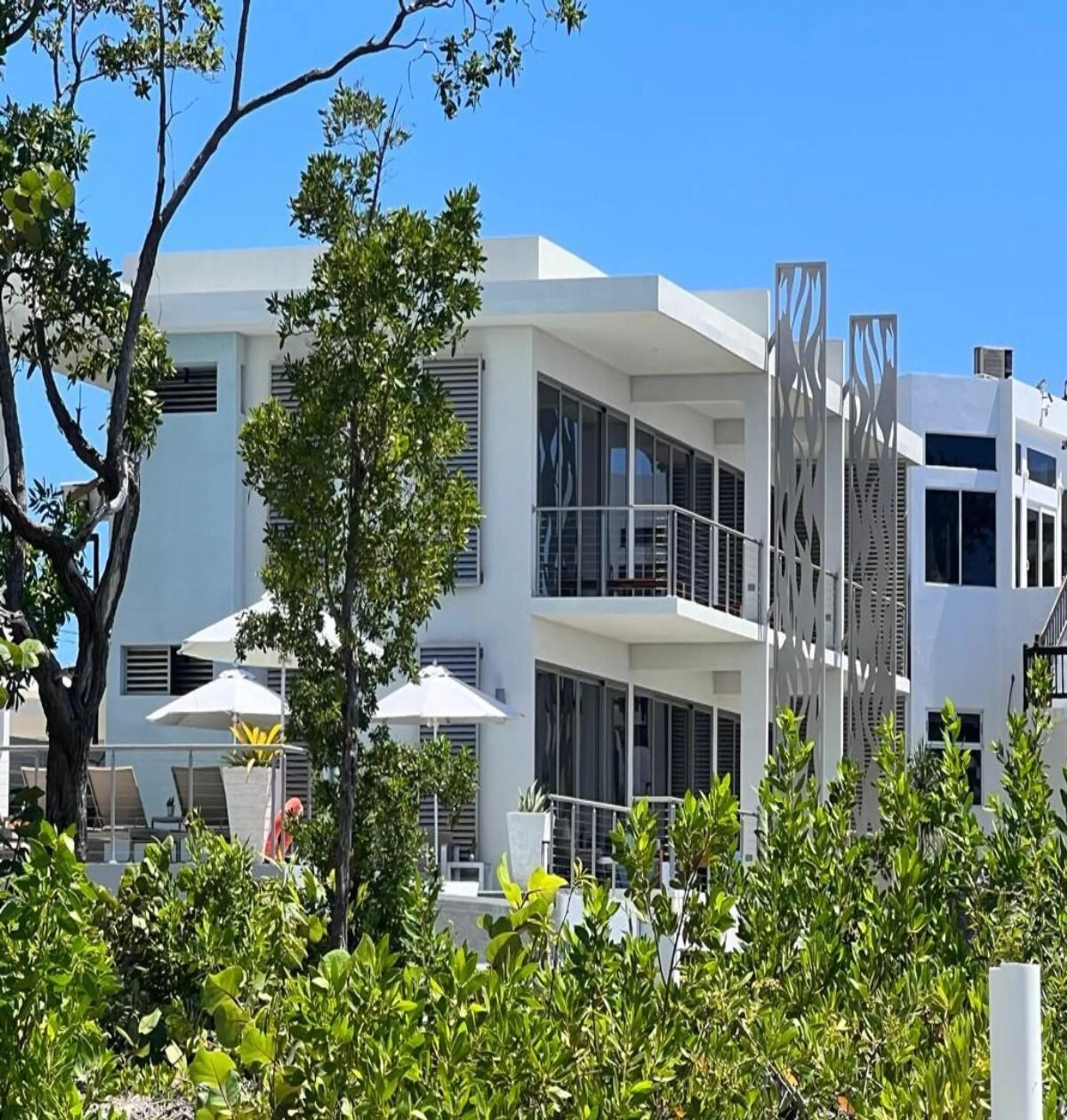 Stunning Southwest Coast Villa with Private Pool and Stunning Beach Views — photograph 3