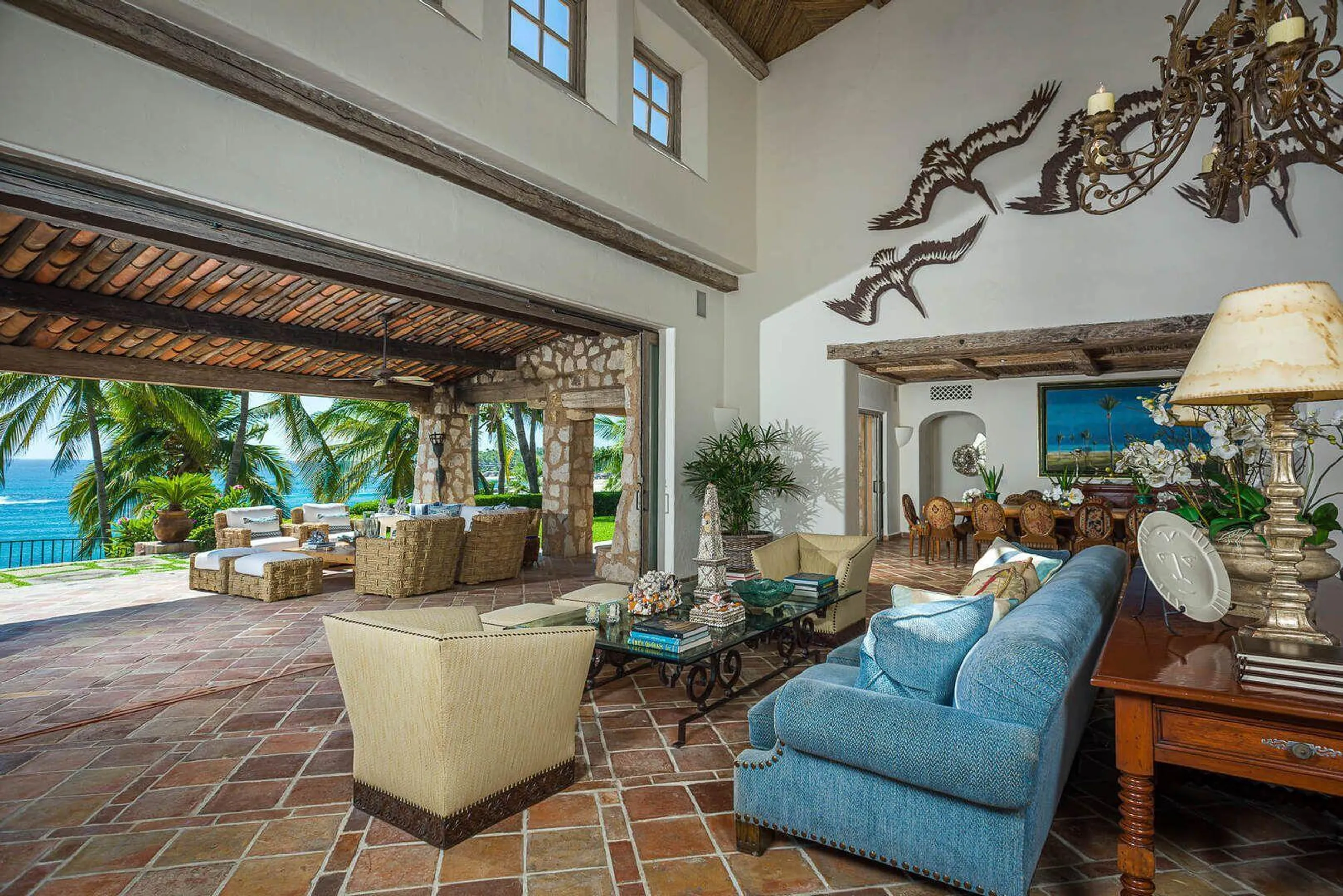 Beautiful Luxury Beachfront Grand Compound with Large Pool — photograph 8