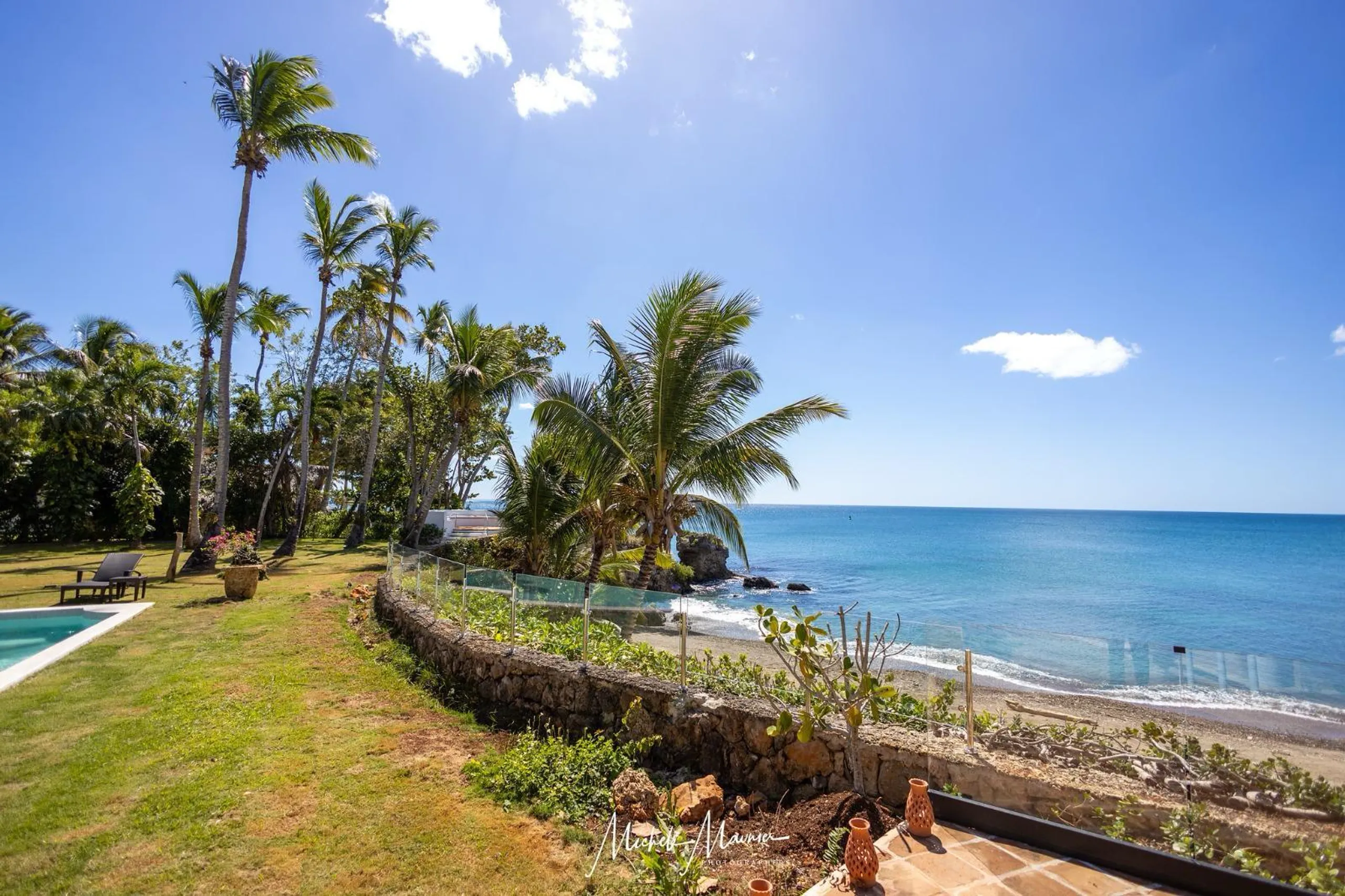 Scenic Seaview Villa with Beach Access — photograph 7