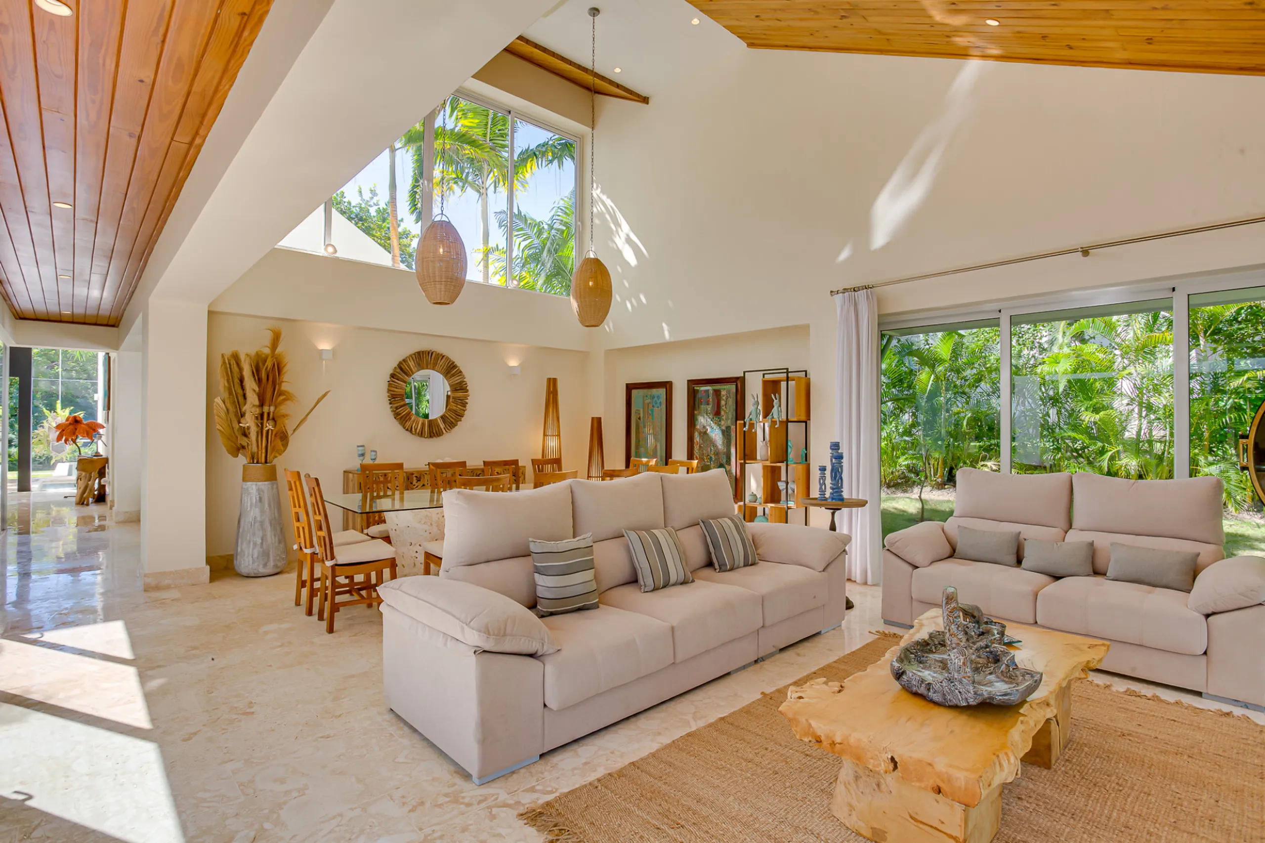 Splendid La Jolla Beachfront Villa: 4,000 Sq Ft with Ocean Views, Pool & Spa — photograph 7