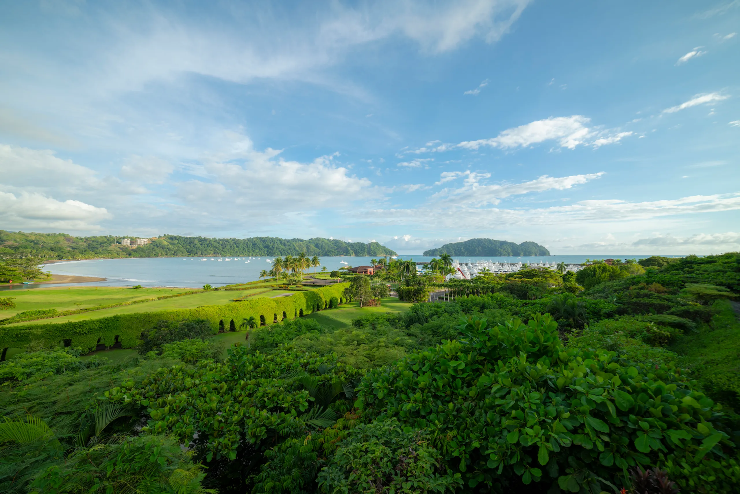 Colonial-Style Luxury Villa in Los Sueños with Infinity Pool, Ocean & Marina Views — photograph 7