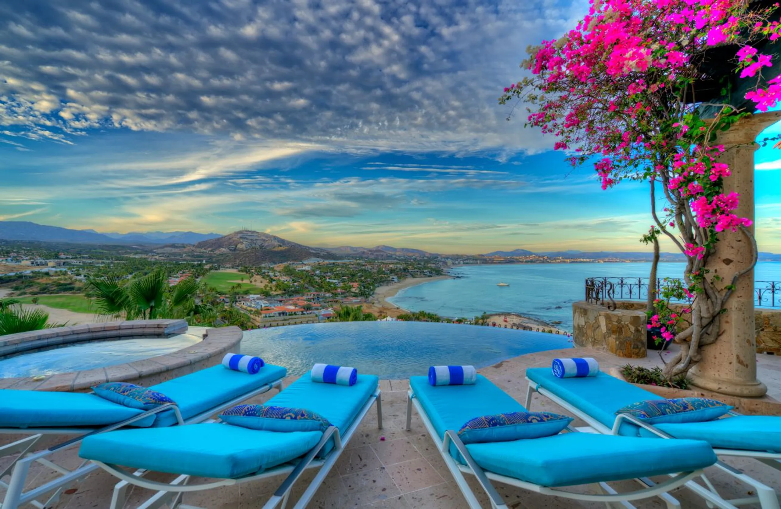 Elegant Oceanfront Villa in Los Cabos: Private Pool, Chef, & Golf Access — photograph 2