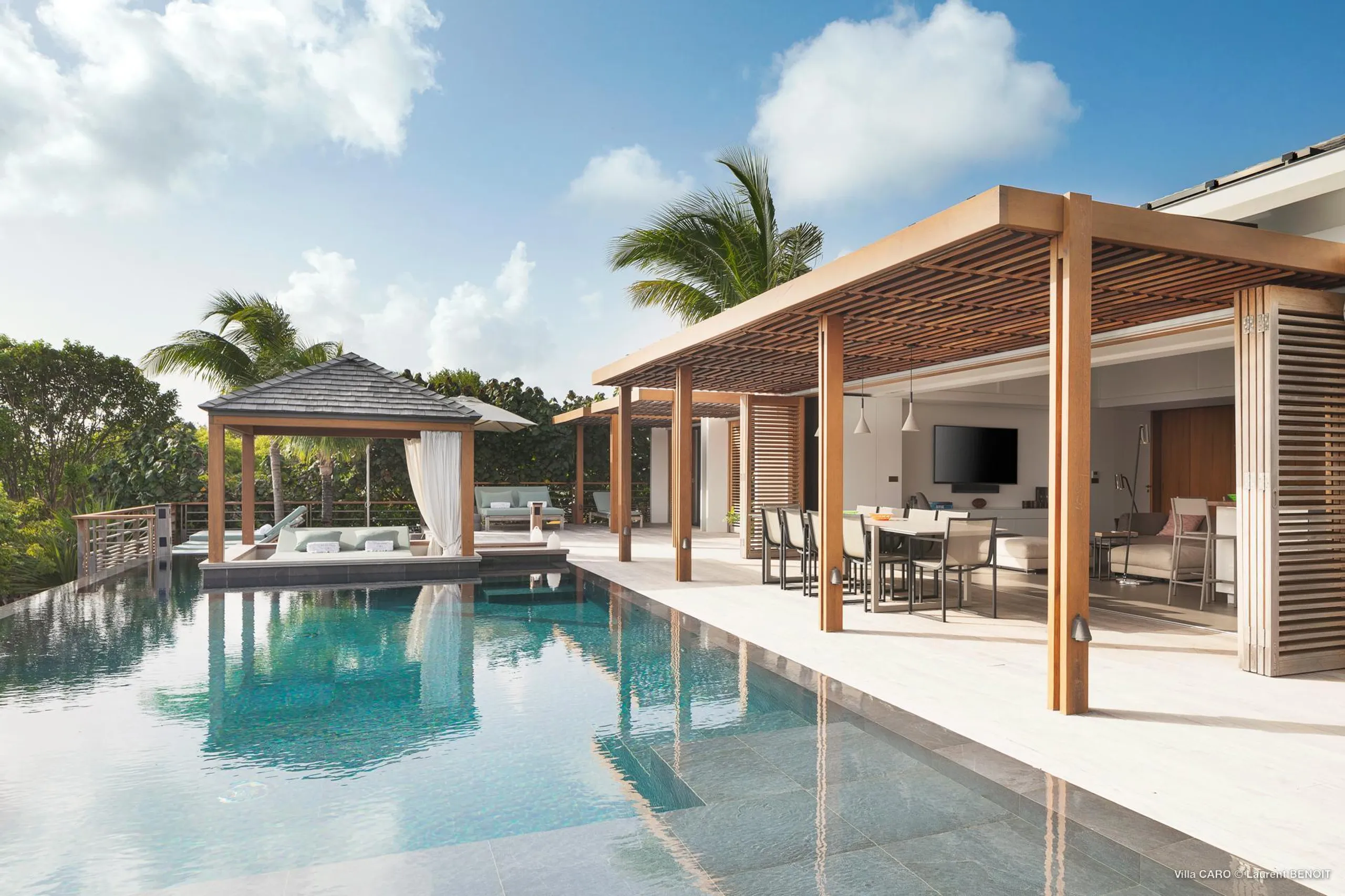 Serene Seaview Villa with Infinity Pool and Fitness Room, Lurin
