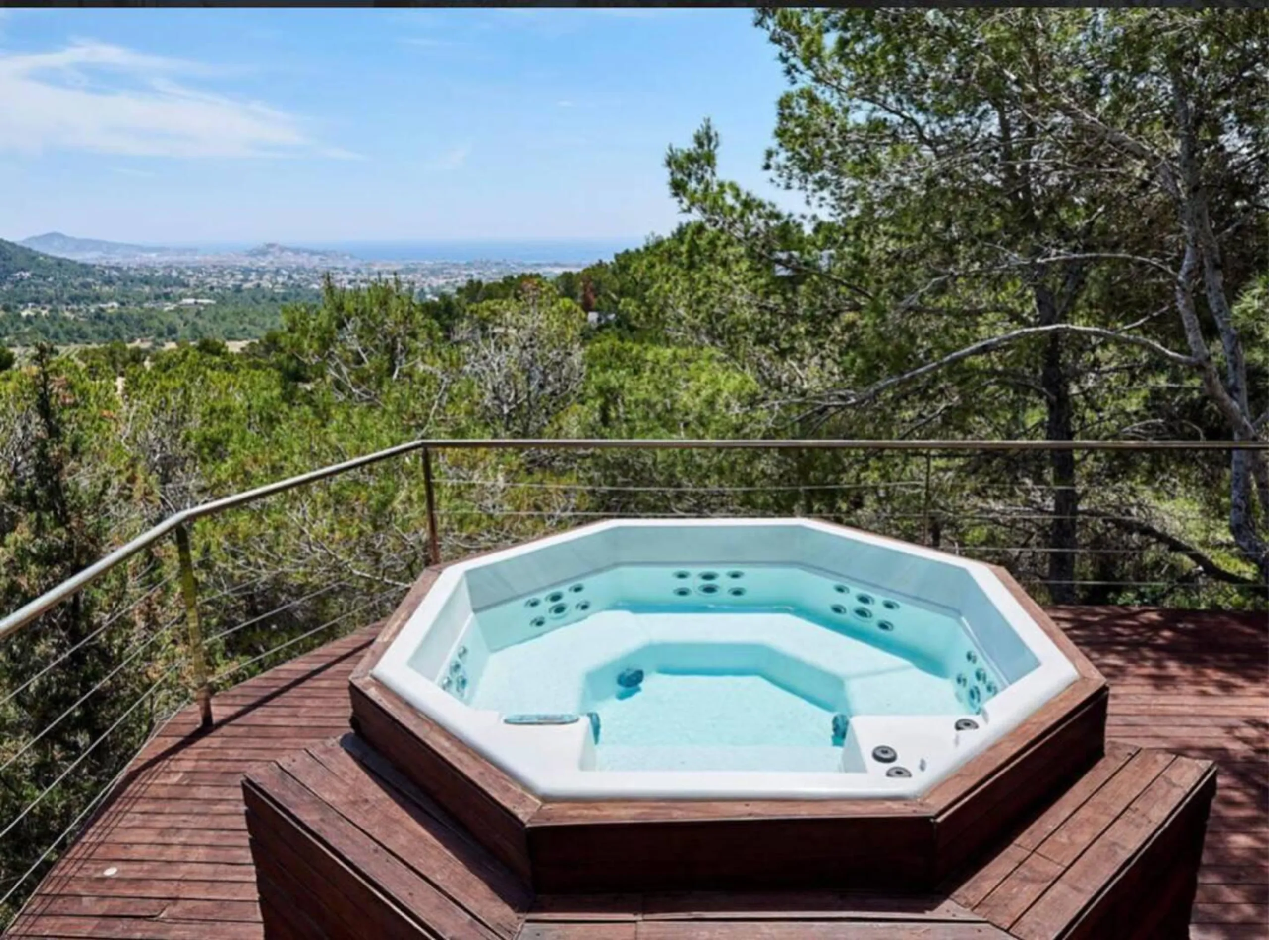 Tranquil Spacious Villa with Private Pool and Old Ibiza Town Views — photograph 5