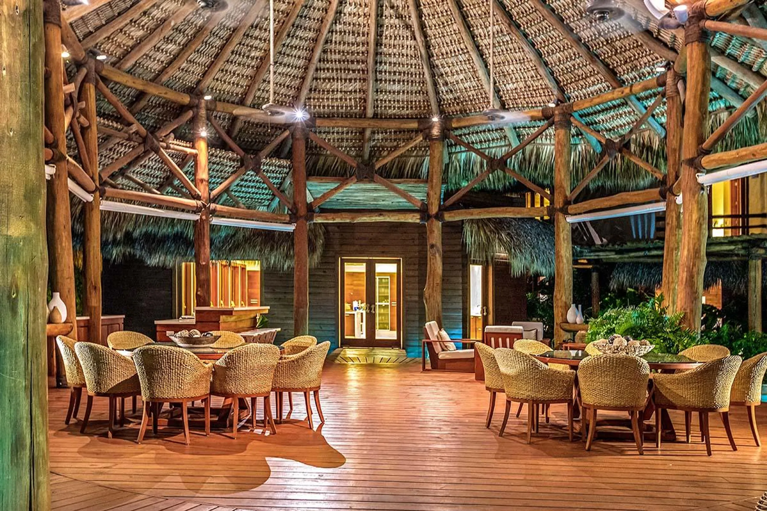 Ocean Front Punta Cana Villa with Private Pool and Walks to Beach — photograph 7