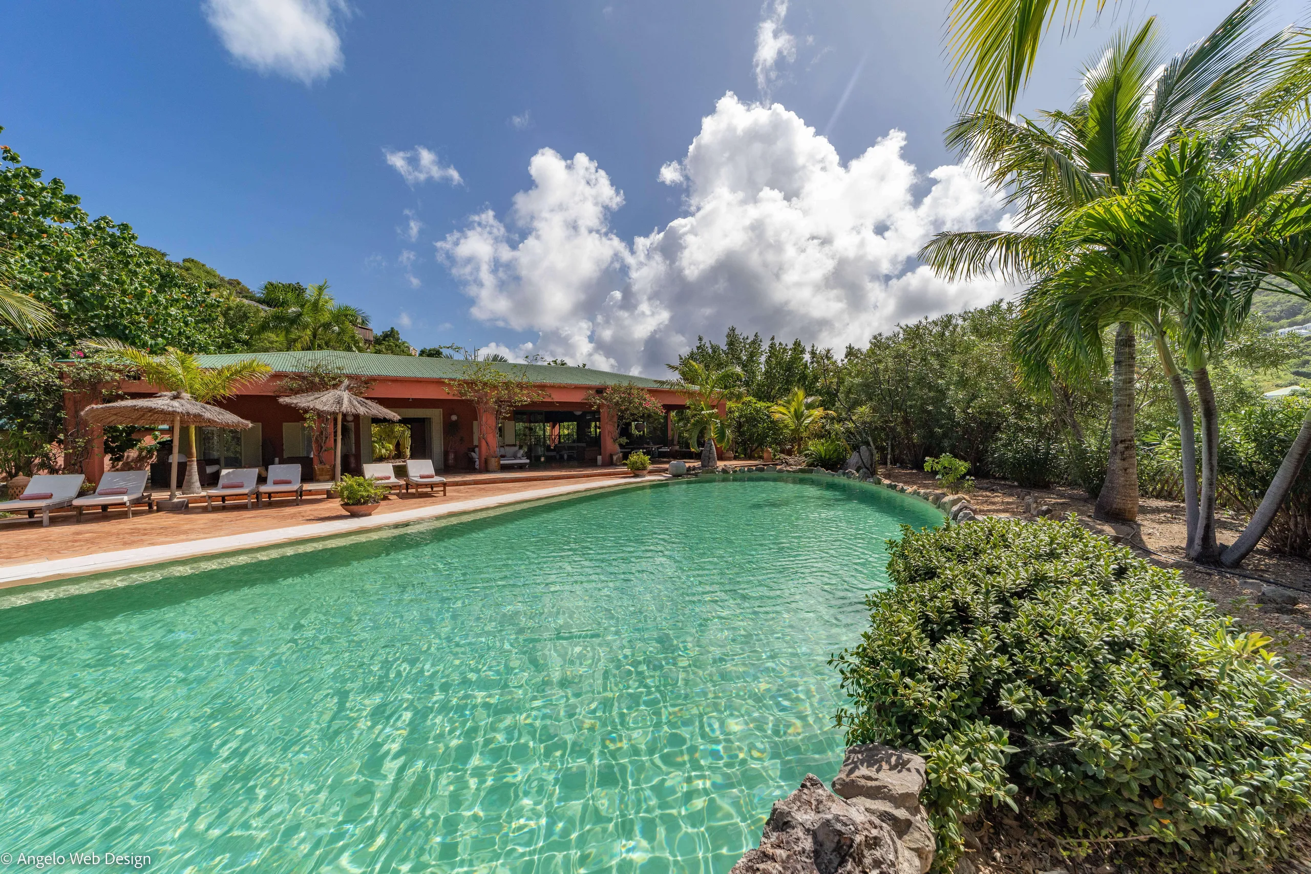 Regal Tropical Estate with Private Pool and Luscious Backyard Terrace — photograph 7