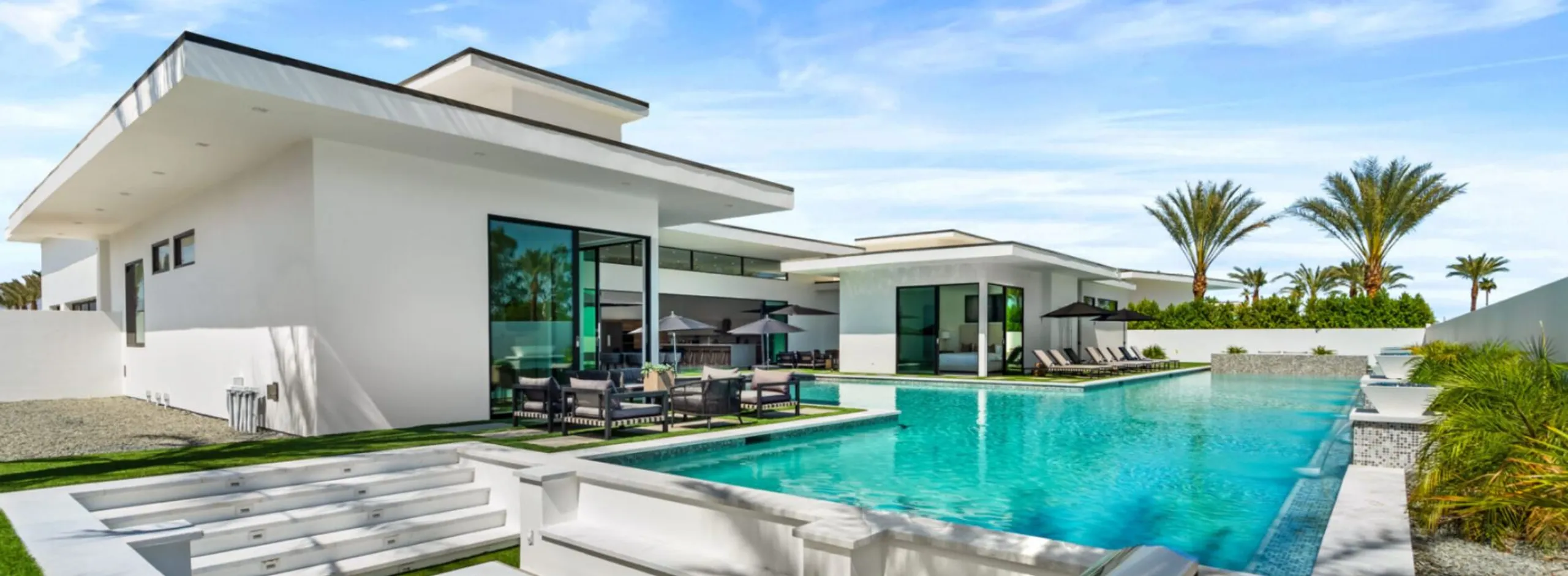 Modern Desert Villa with Private Pool, Spa and Golf Access — photograph 8