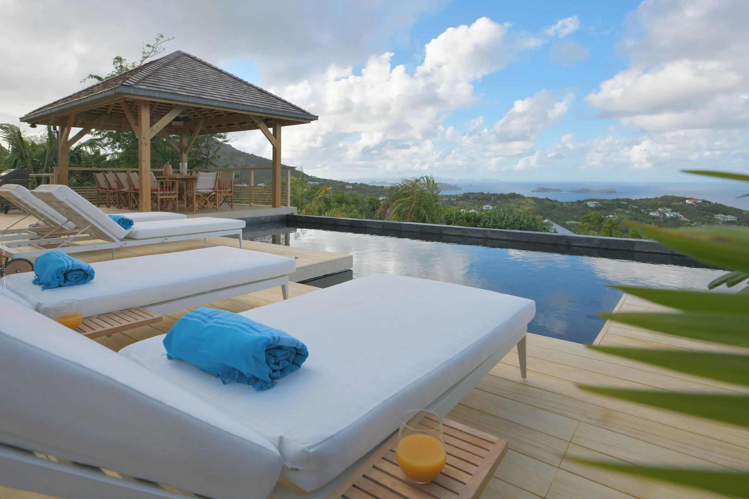 Calming Modern Styled Villa with Heated Pool, Jacuzzi and Stunning View of the Caribbean Sea — photograph 6