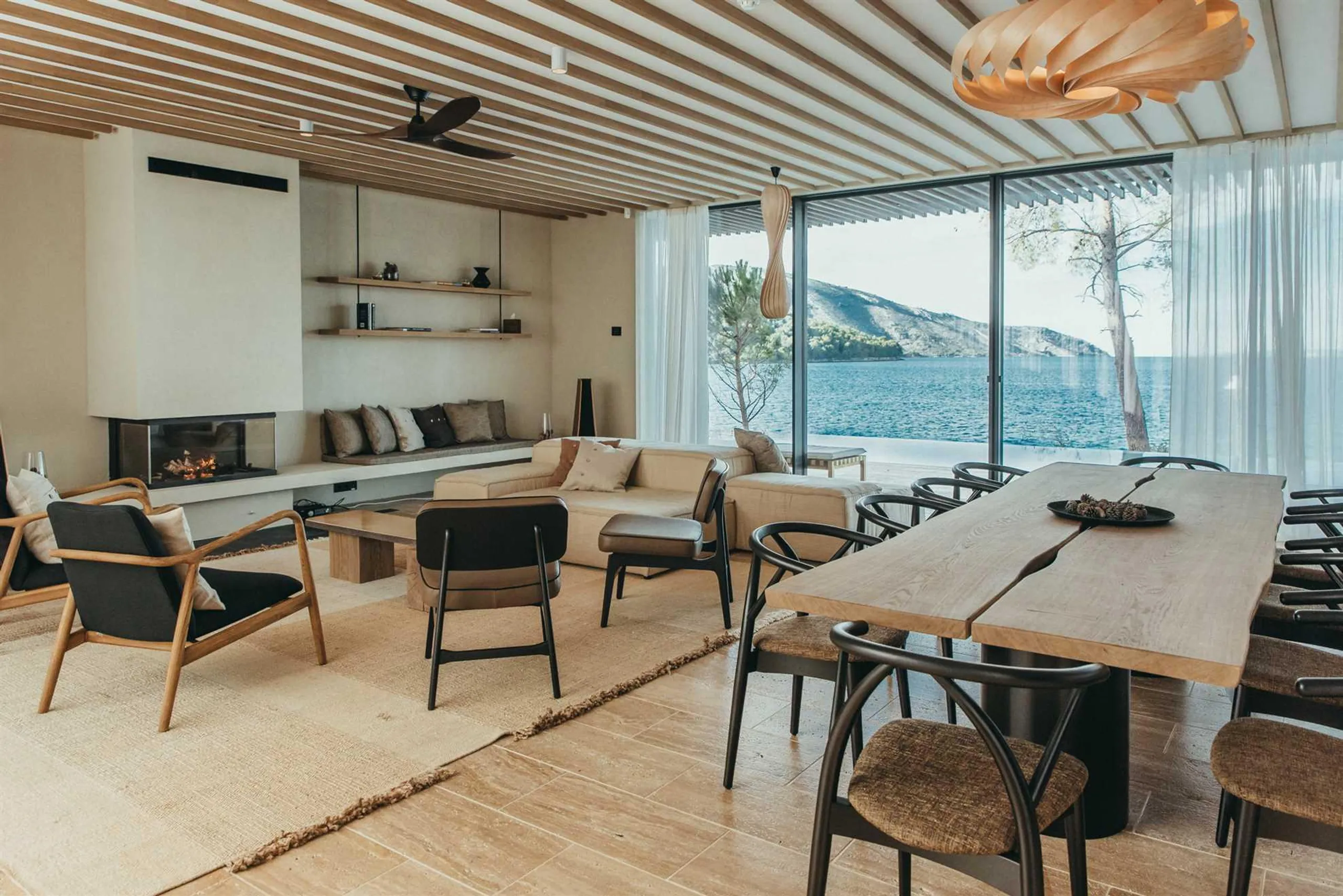 Regal 5-Bedroom Villa with Heated Pool and Scenic Beauty on Hvar Island — photograph 7
