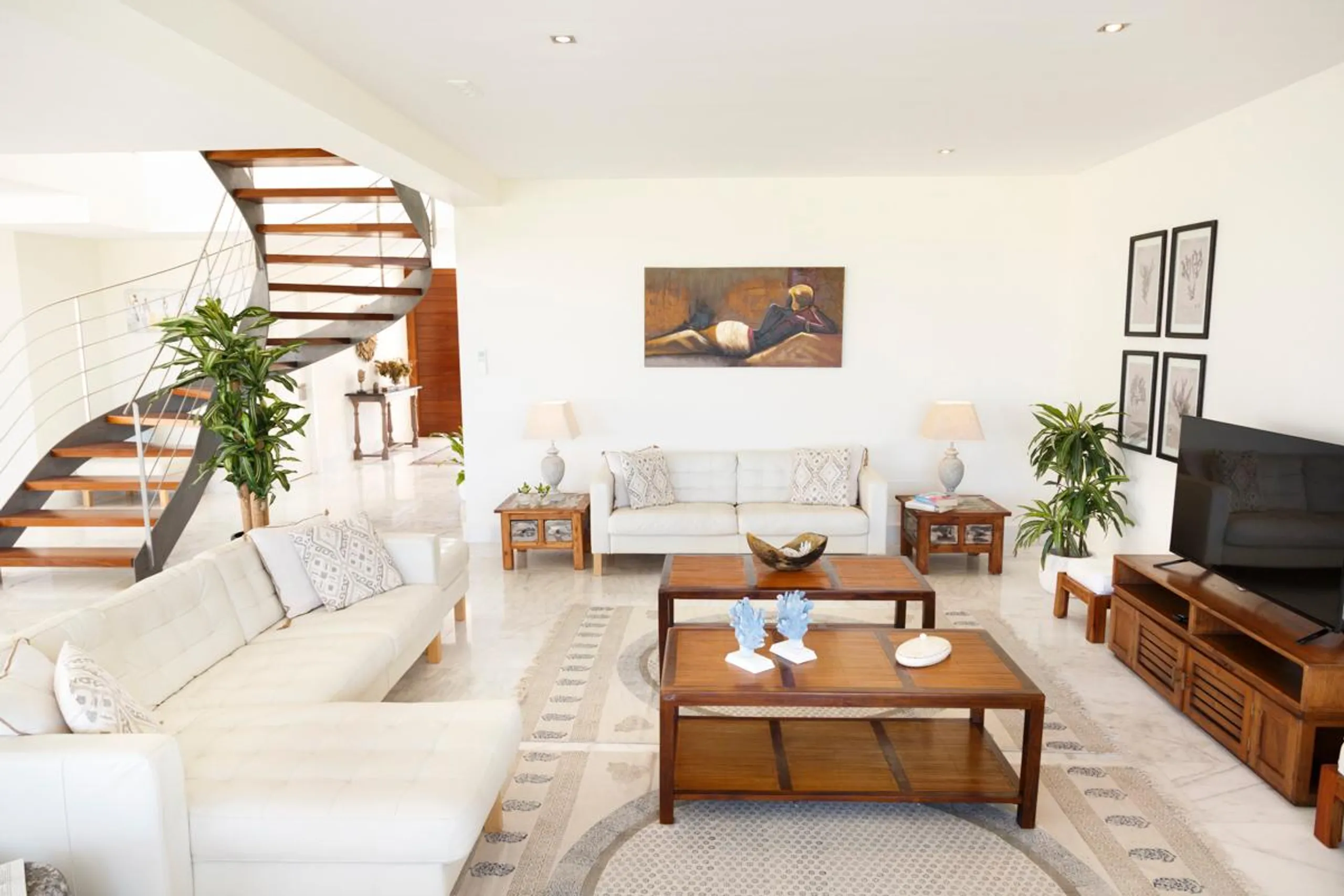 Exquisite 5BR Villa with Private Pool and Sea Views — photograph 11
