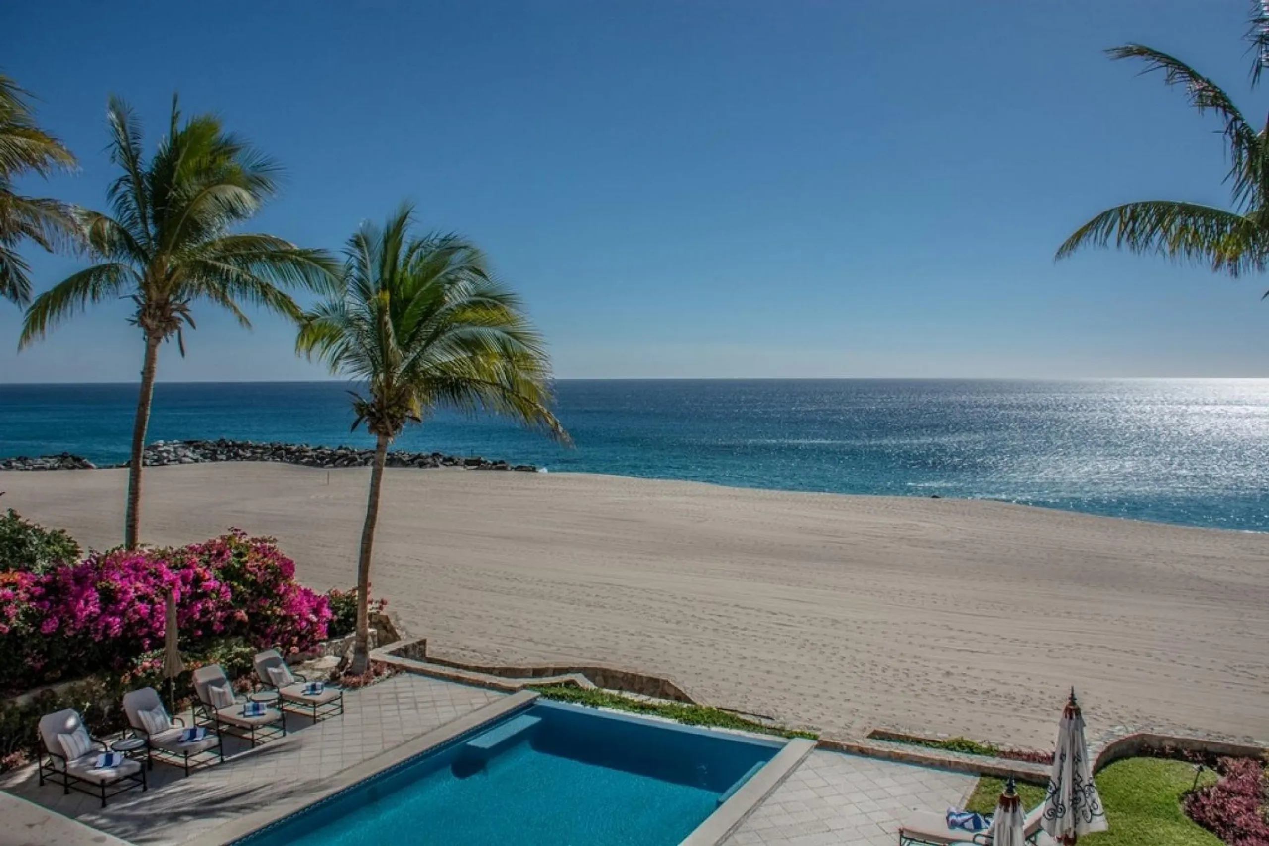 Stunning Contemporary Los Cabos Oceanfront Estate  with Infinity Pool and Sweeping Ocean Views — photograph 7