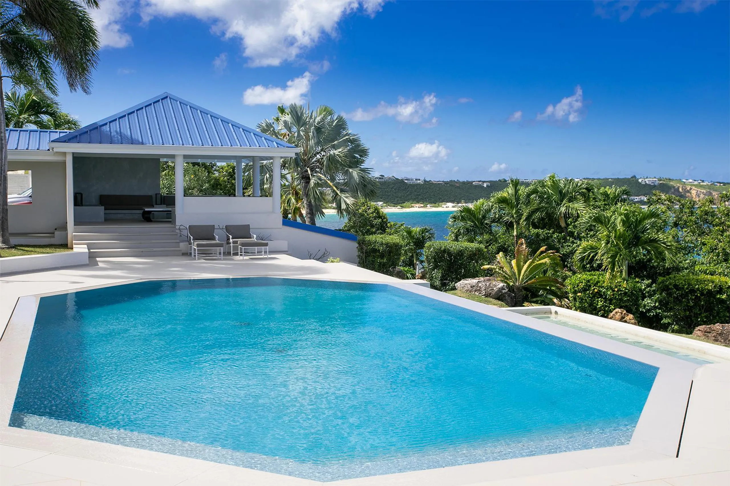 Chic Modern Cliffside Private Villa in Baie Rouge St. Martin — photograph 8