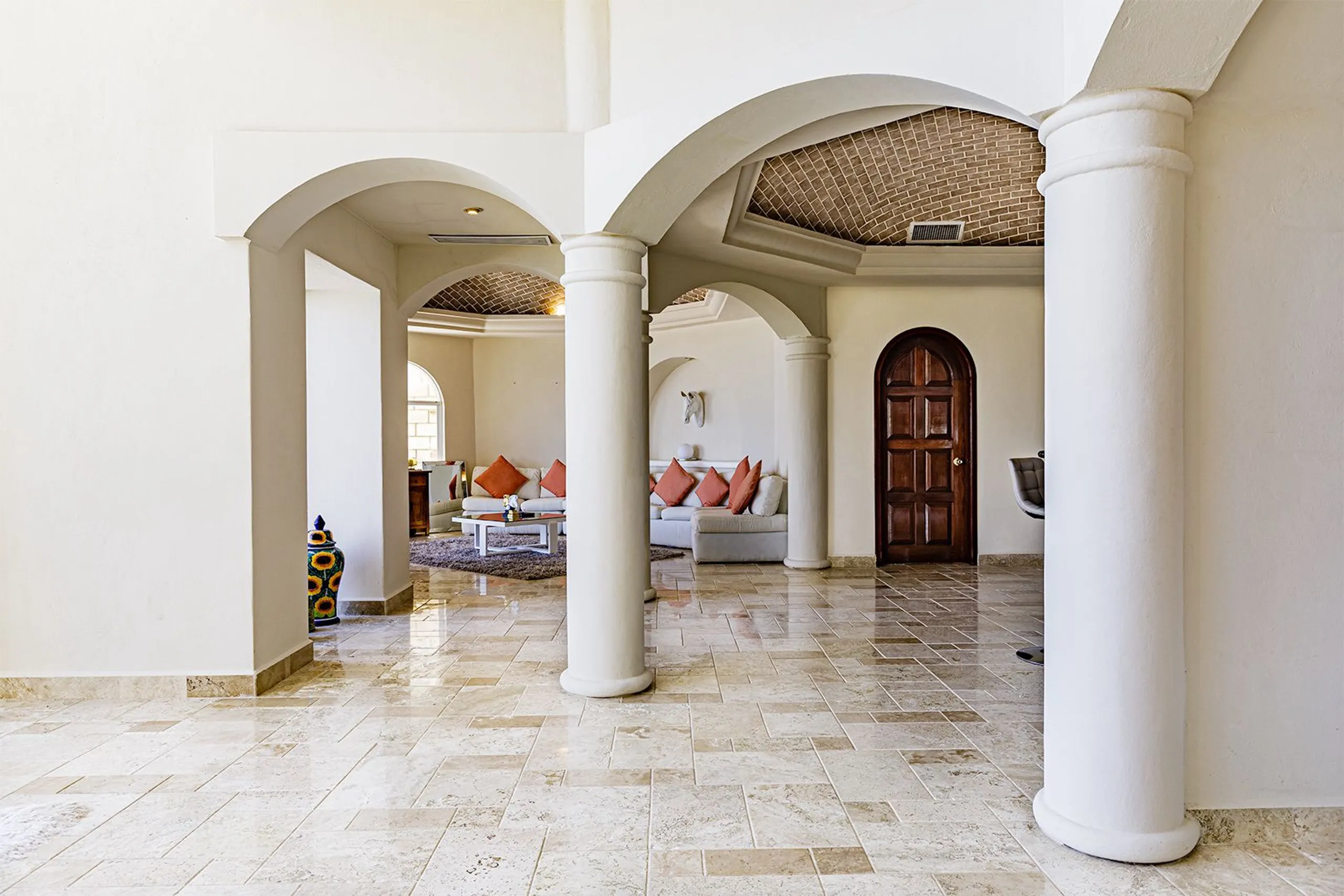 Splendid 8-Bedroom Beachfront Villa in Tankah, Tulum with Ocean Views & Cenote Access — photograph 8