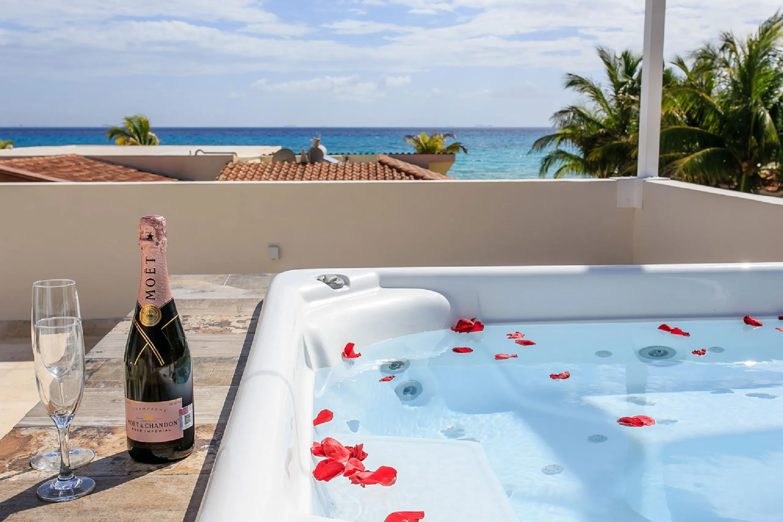 Modern Playa del Carmen Villa  with Private Pool and Hot Tub with Ocean Views — photograph 3