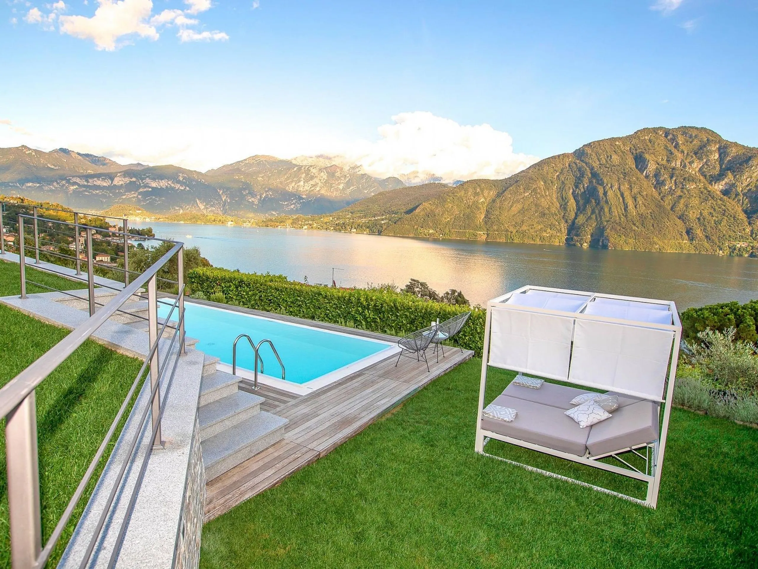 Charming Lake Como Villa in Mezzegra with Stunning Views & private Pool, Lake Como