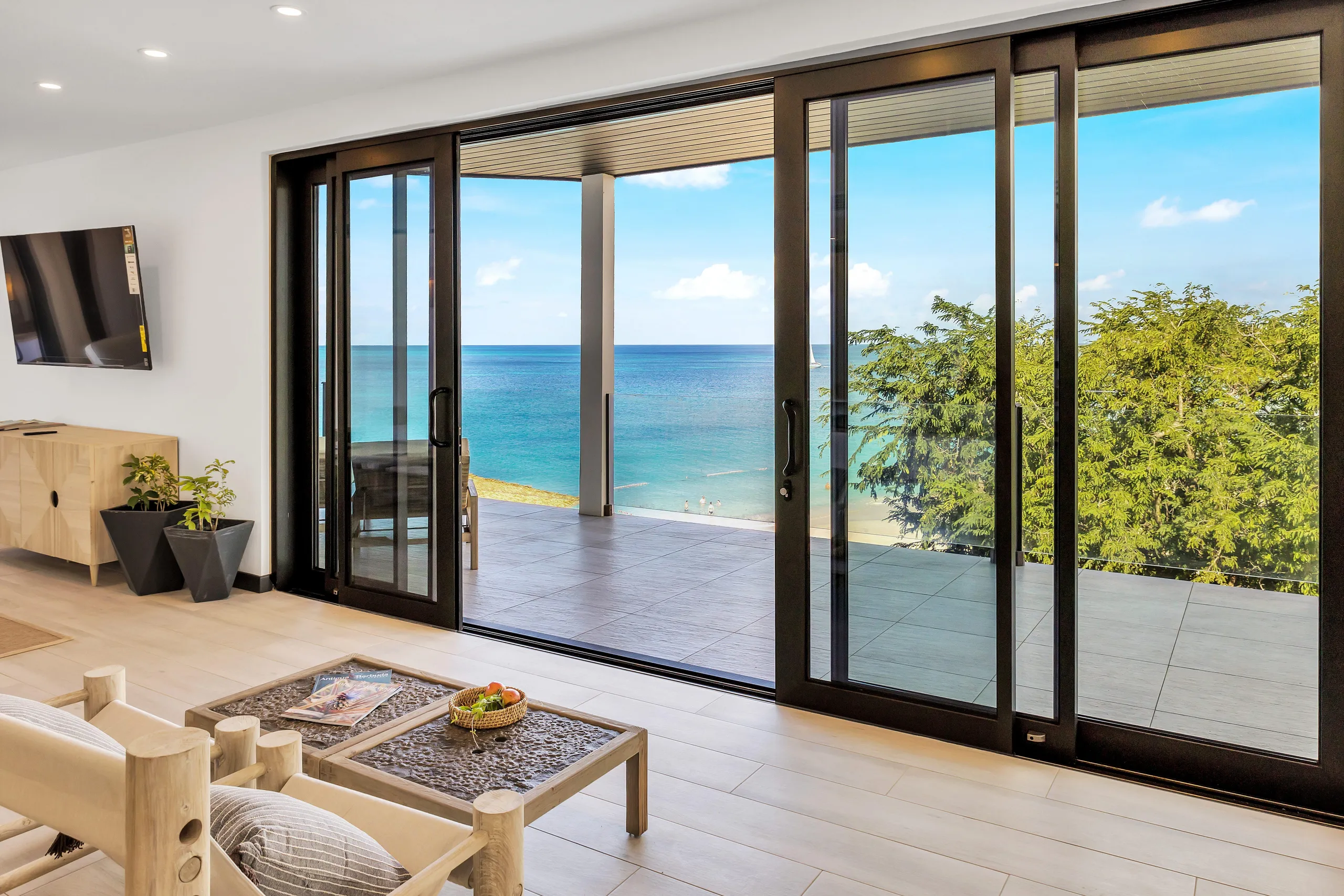 Posh Oeanfront 3Bedroom Villa with Spectacular Views — photograph 5
