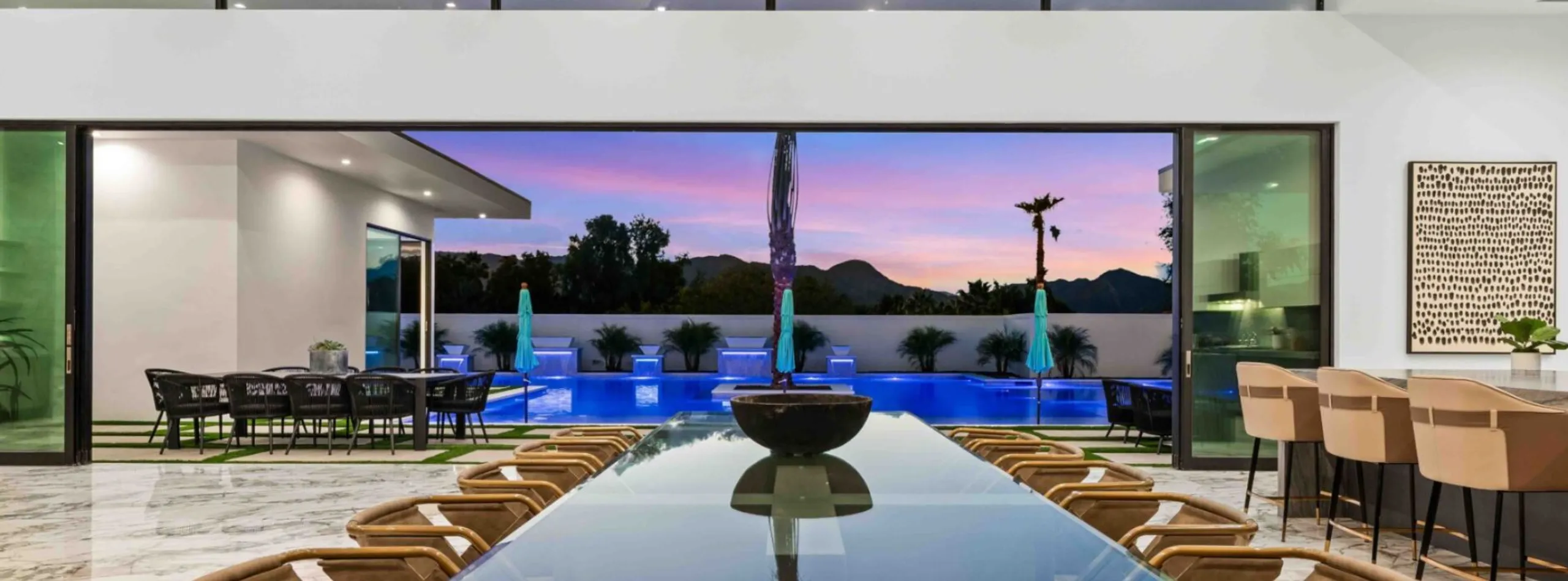 Contemporary Villa with Private Pool, Fire Pit & Designer Interior — photograph 12