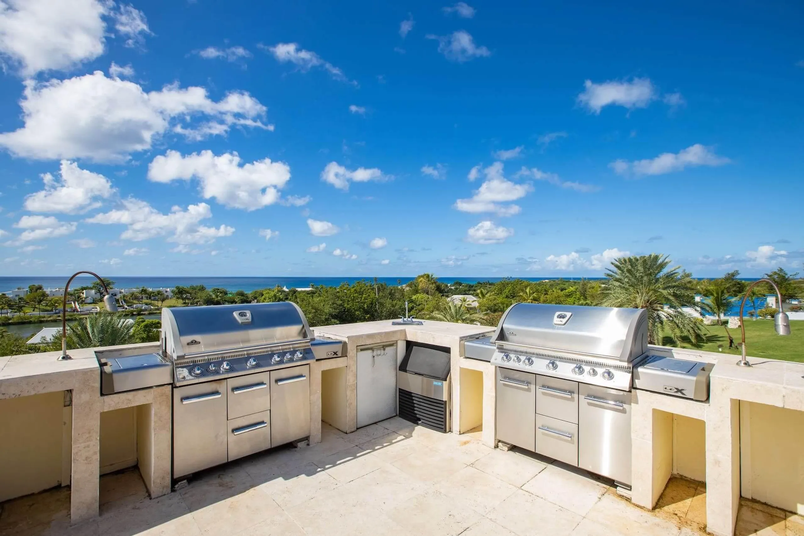 Luxe Retreat Villa with Private Pool, Tennis and Unmatched Views of Caribbean Sea — photograph 11