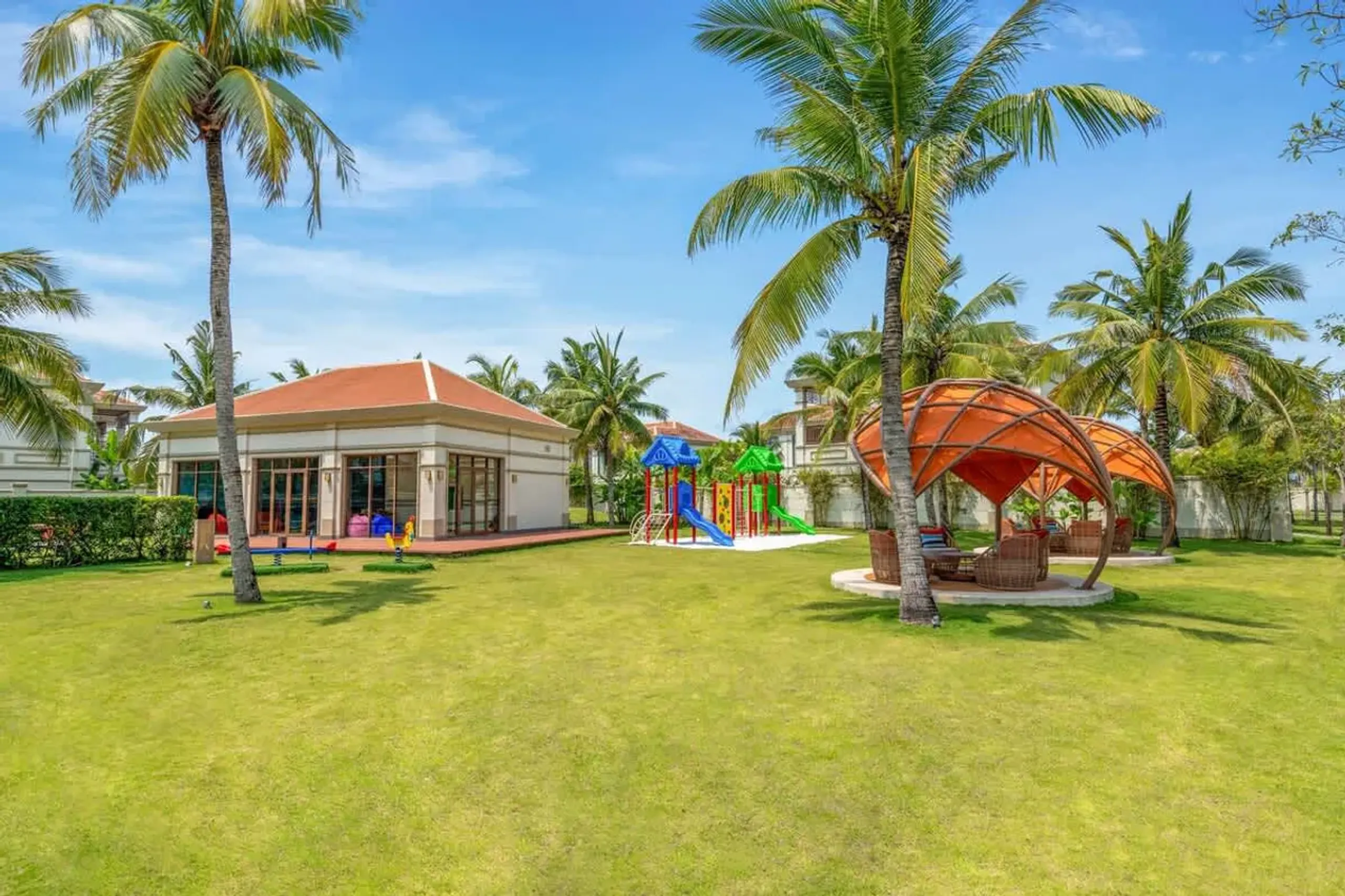 Secluded Retreat with Pool, Private Beach Access, and Gazebo, Corfu