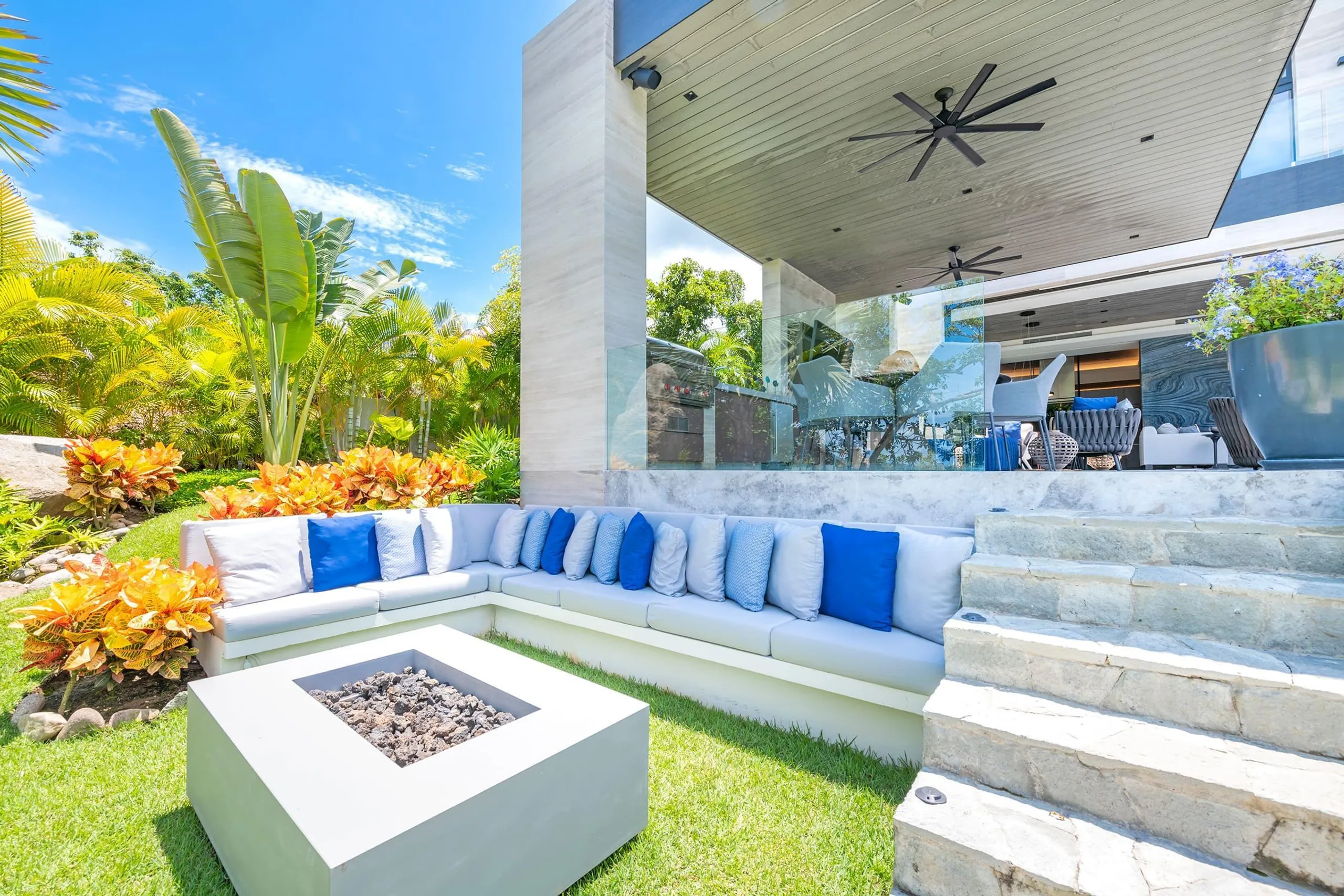 Iyari Exclusive Luxury Villa with Infinity Pool and Stunning Views — photograph 6