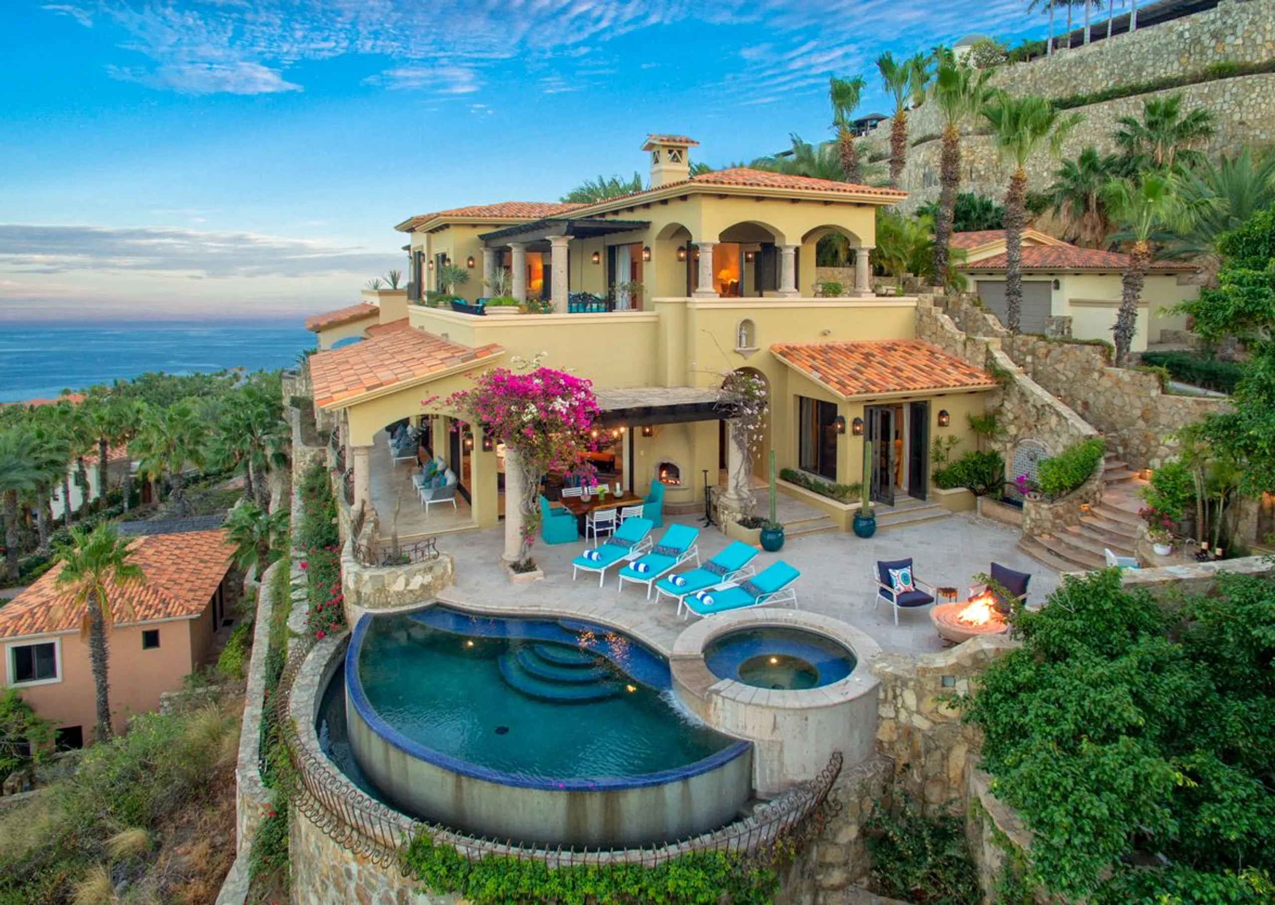 Elegant Oceanfront Villa in Los Cabos: Private Pool, Chef, & Golf Access — photograph 5