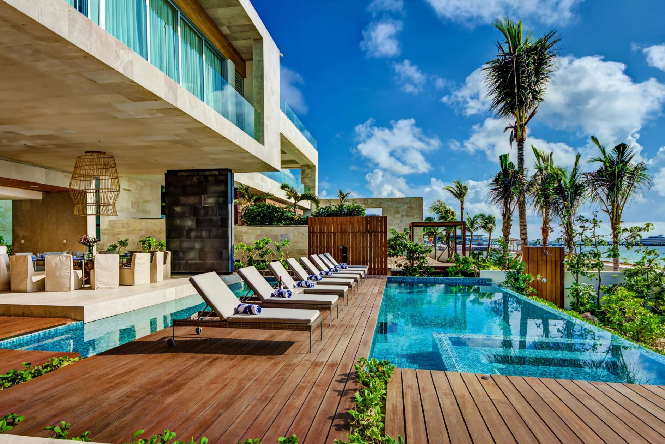 Captivating Playa del Carmen Oceanfront Luxury Estate with Double Pool and Ocean Views, Playa del Carmen
