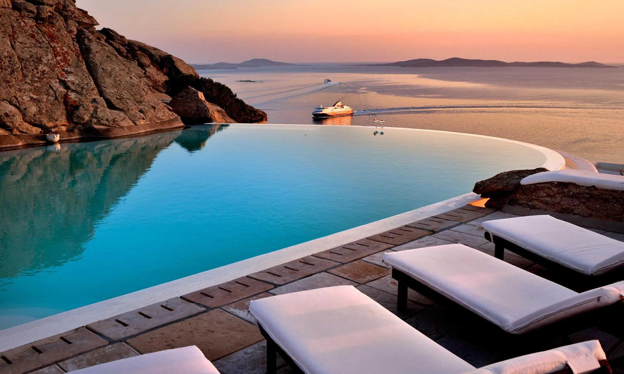 Elegant Mykonos Luxe Villa With Large Pool and Panoramic Ocean Views — photograph 8