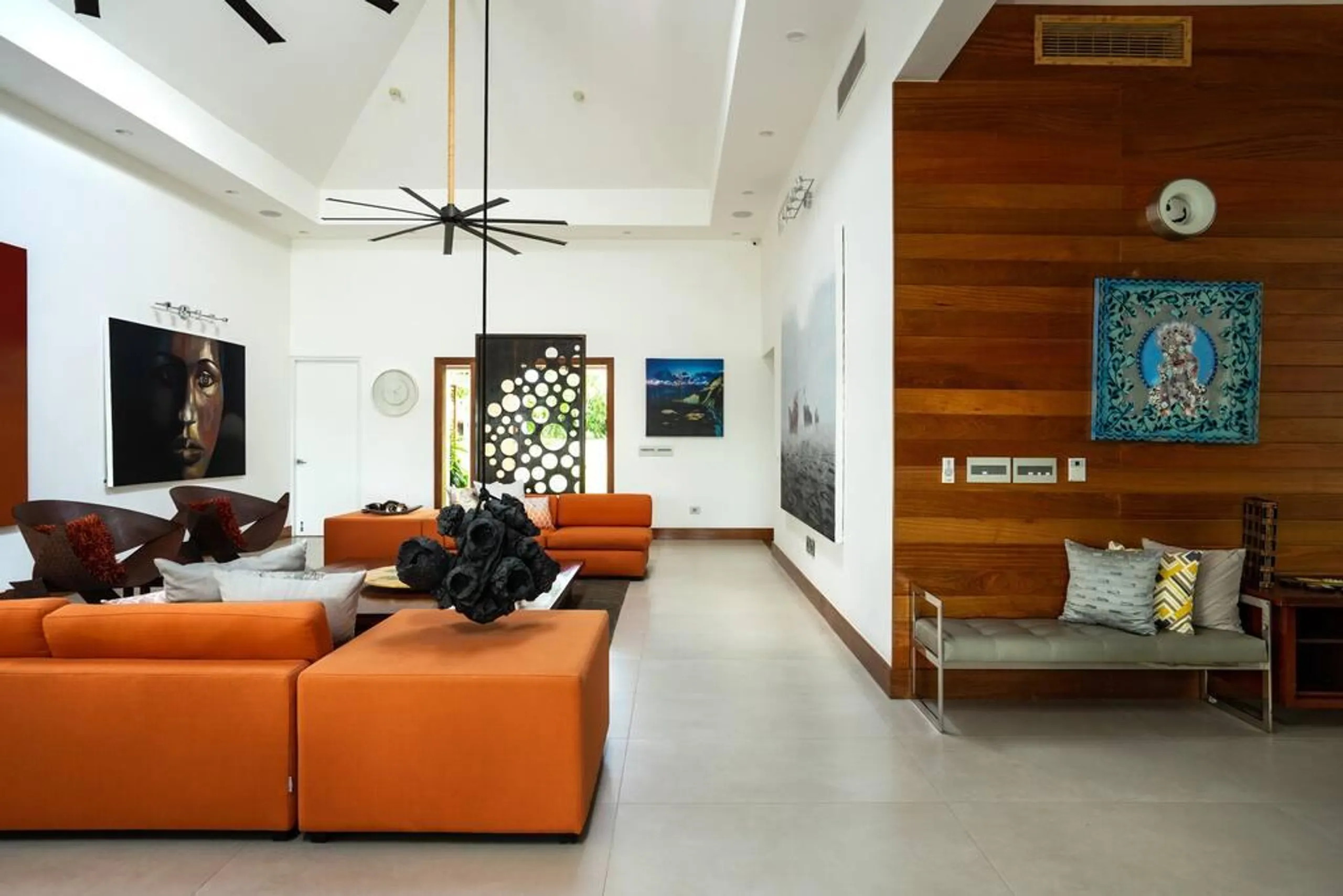 Relaxing La Ramana Estate with Private Pool, Jacuzzi, and Lush Garden Grounds — photograph 8