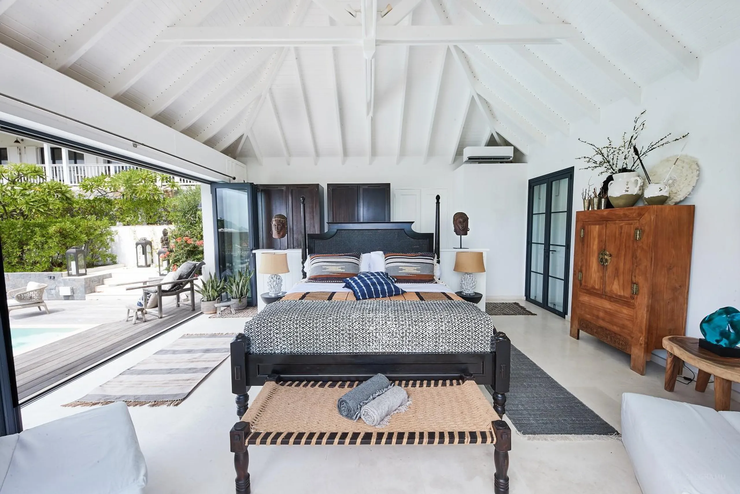 Graceful Seaview Villa with Private Pool and Gazebo — photograph 12