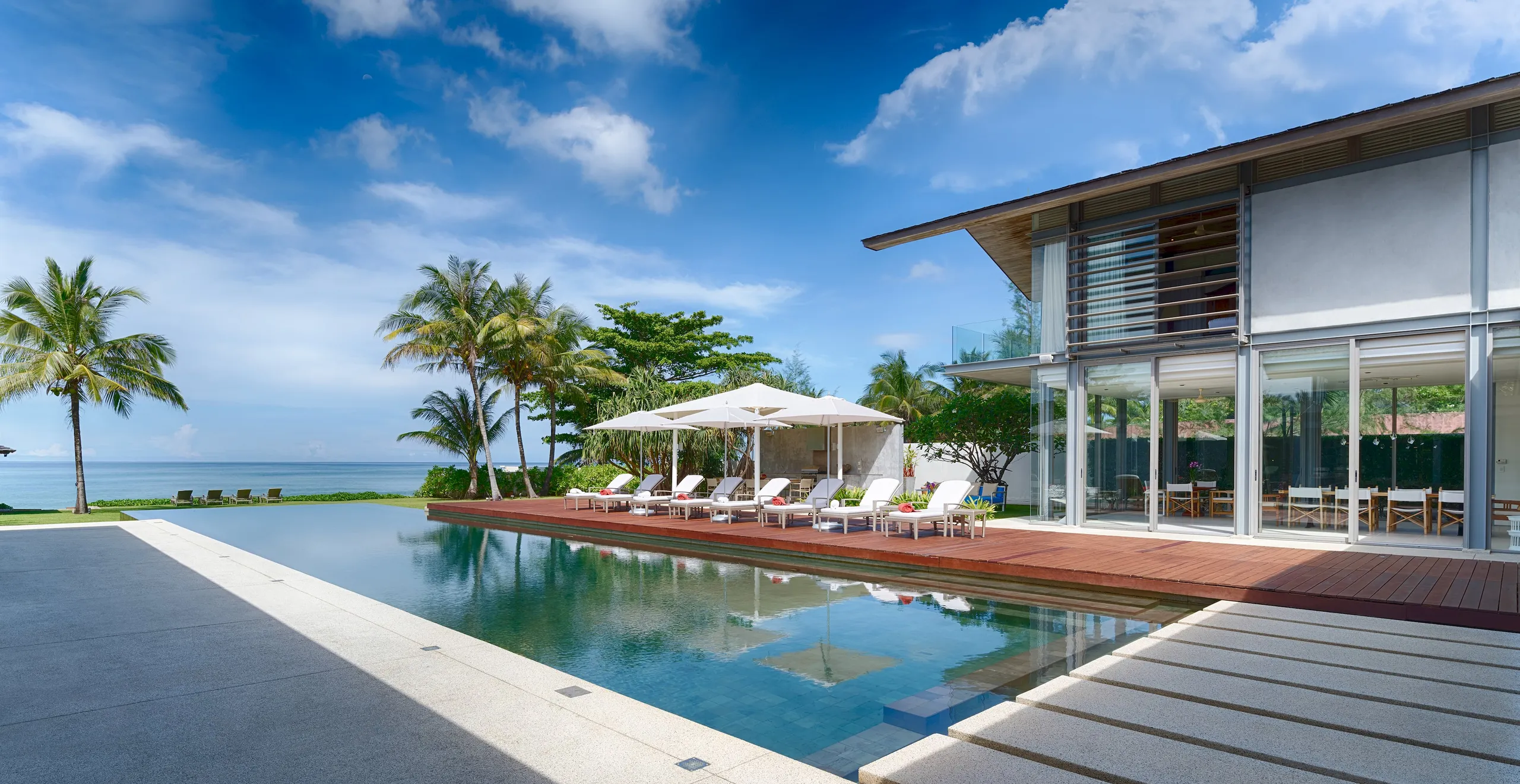 Serene Seaview Villa with Infinity Pool — photograph 4
