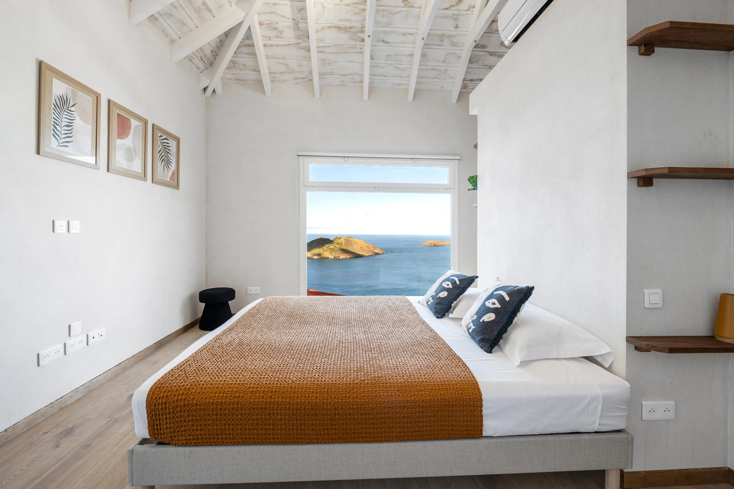 Exquisite Flamands Villa with Rejuvenating Pool and Ocean Views — photograph 6