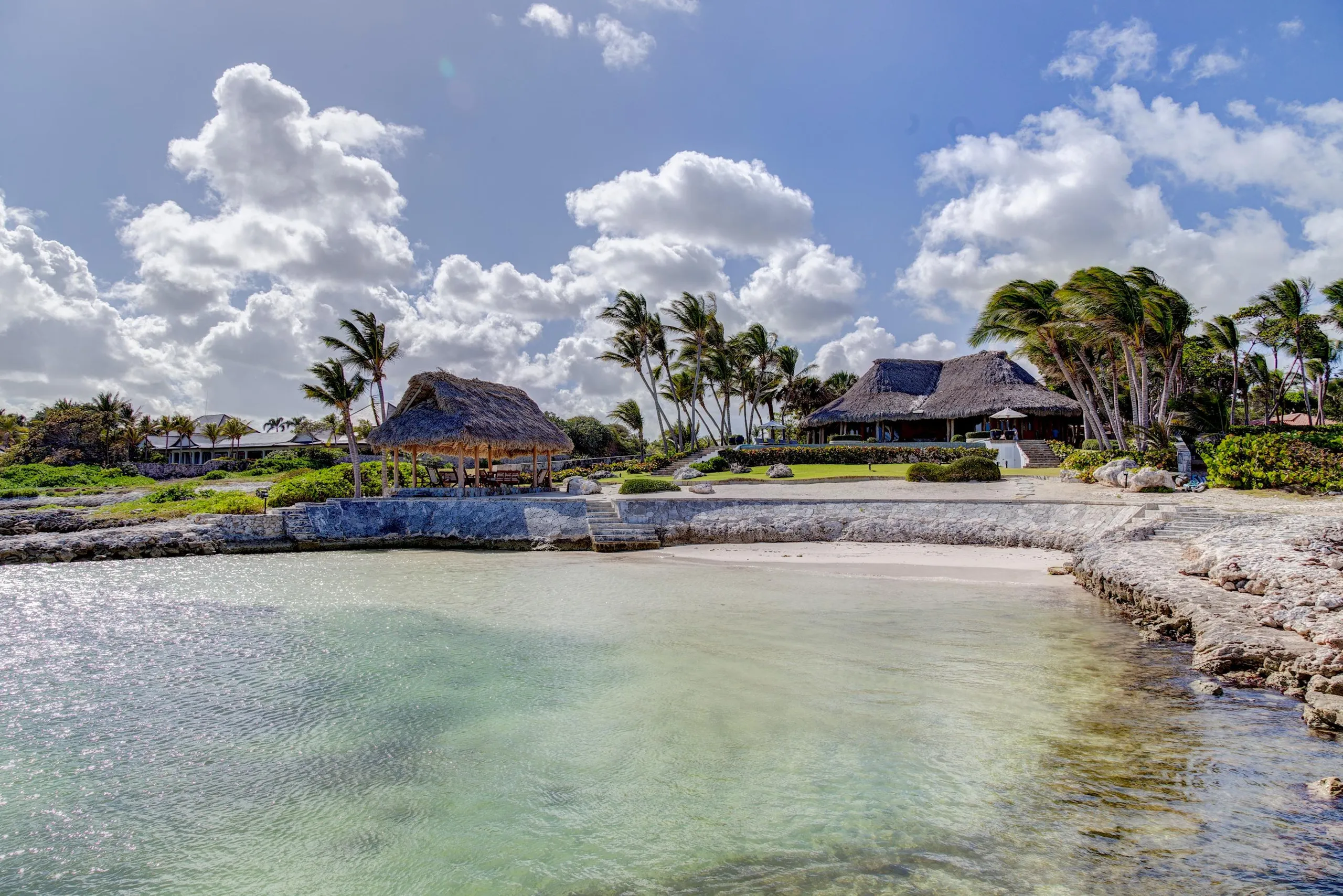 Splendid Waterfront Villa with Private Infinity Pool, and Stunning Sea Views, Punta Cana