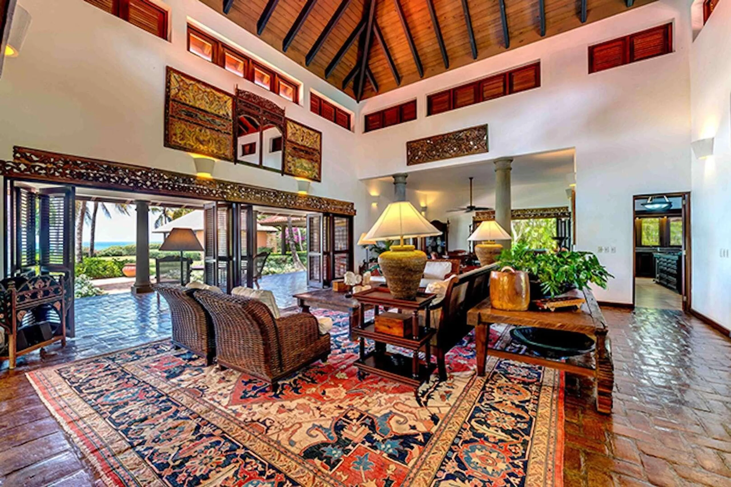 Beach Front Tranquility Villa with Private Pool and Caribbean Sea Views — photograph 6