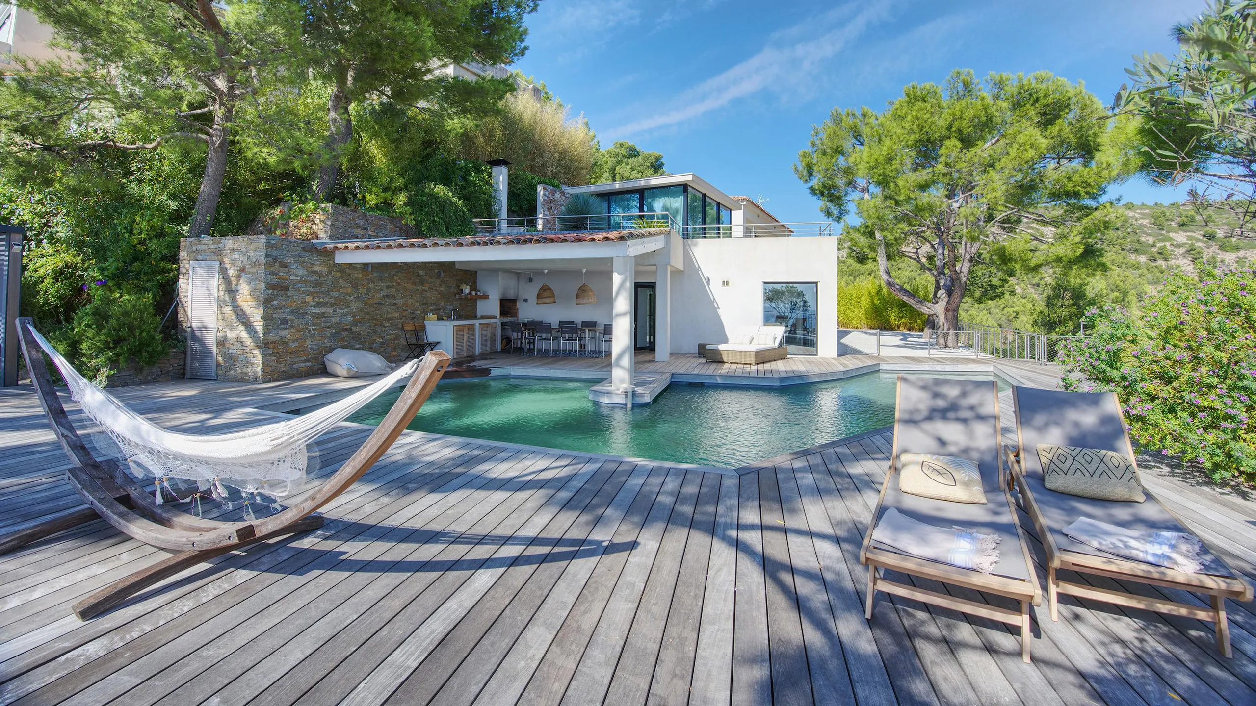 Refined Retreat with Poolside Serenity — photograph 8