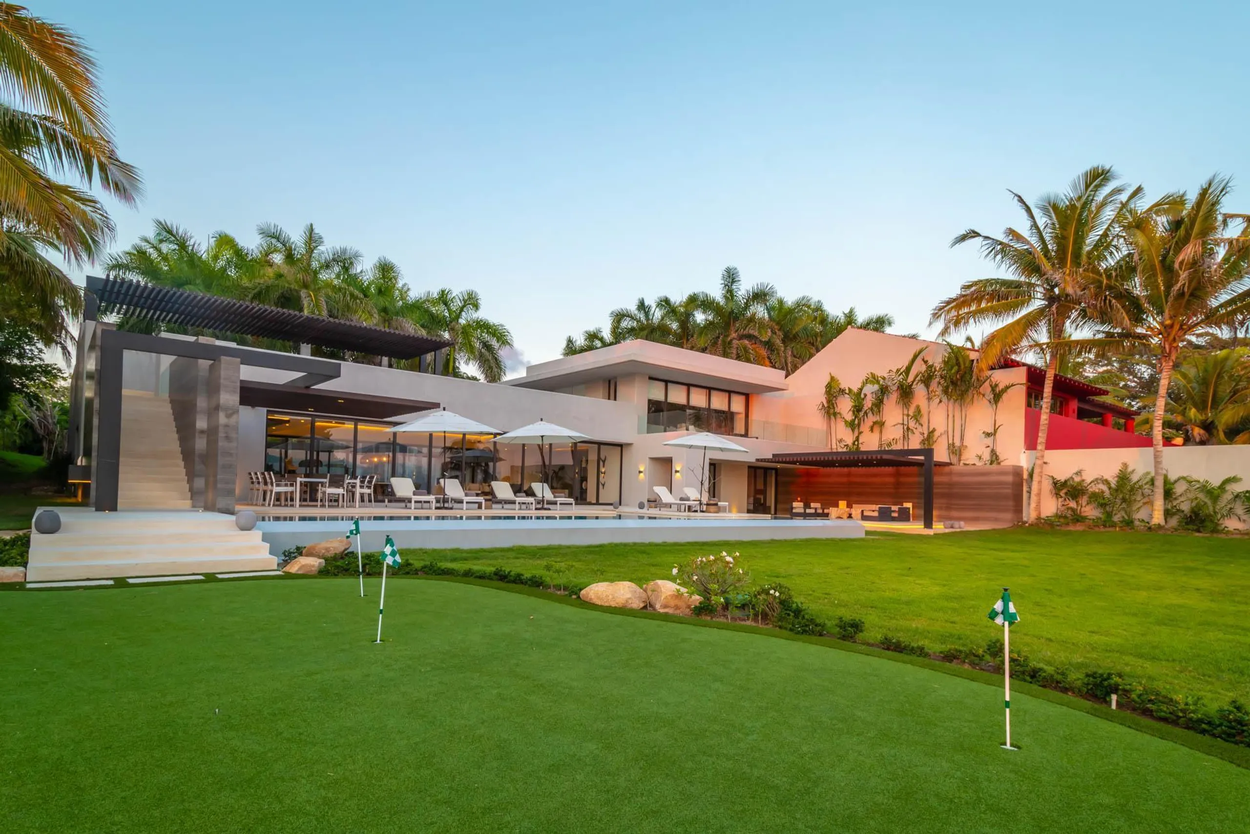 Gorgeous Los Ranchos Beach Front Estate with Infinity Pool with Ocean Views, Los Ranchos