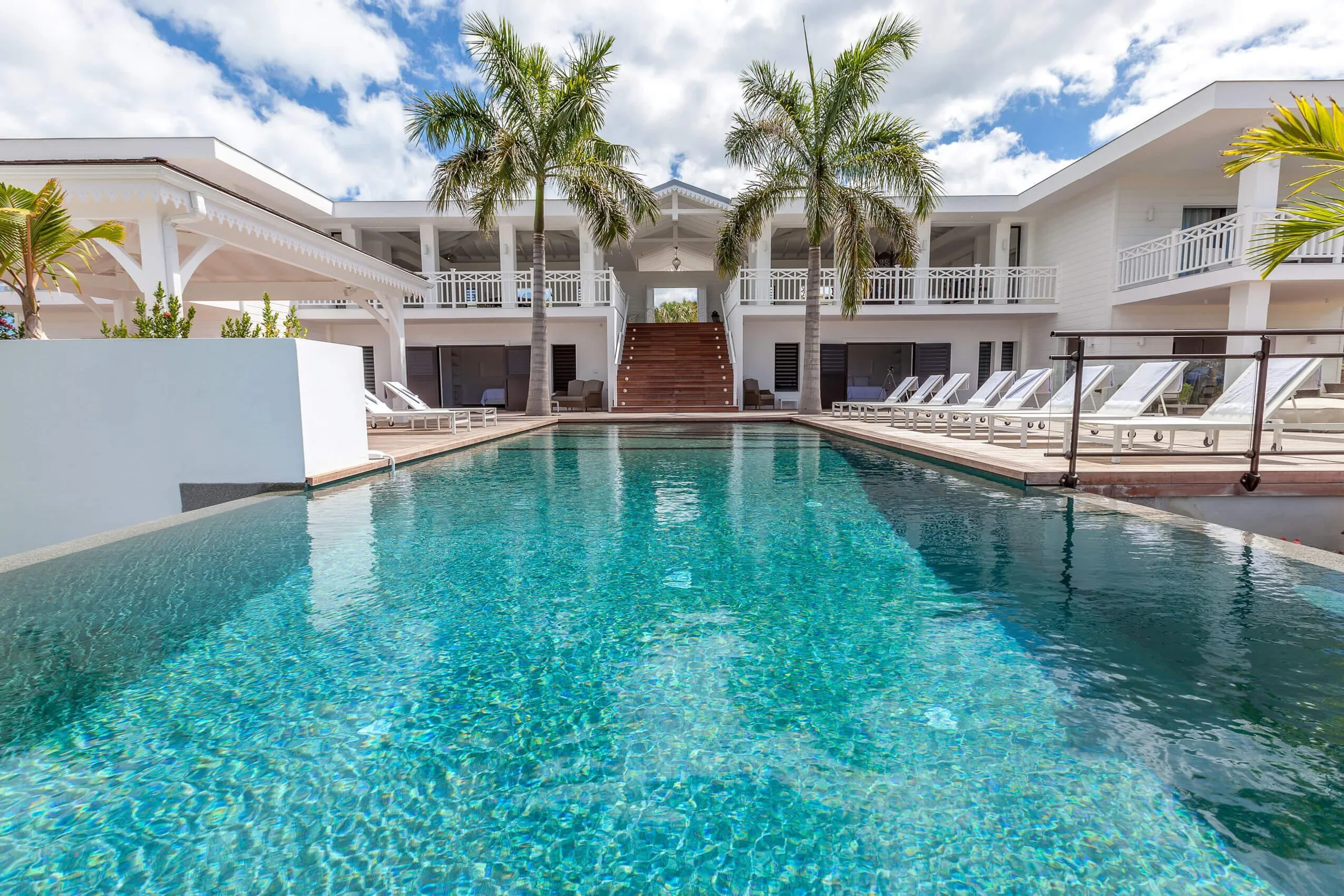 Gorgeous Grand Villa with Infinity pool in St. Martin, Terres Basses