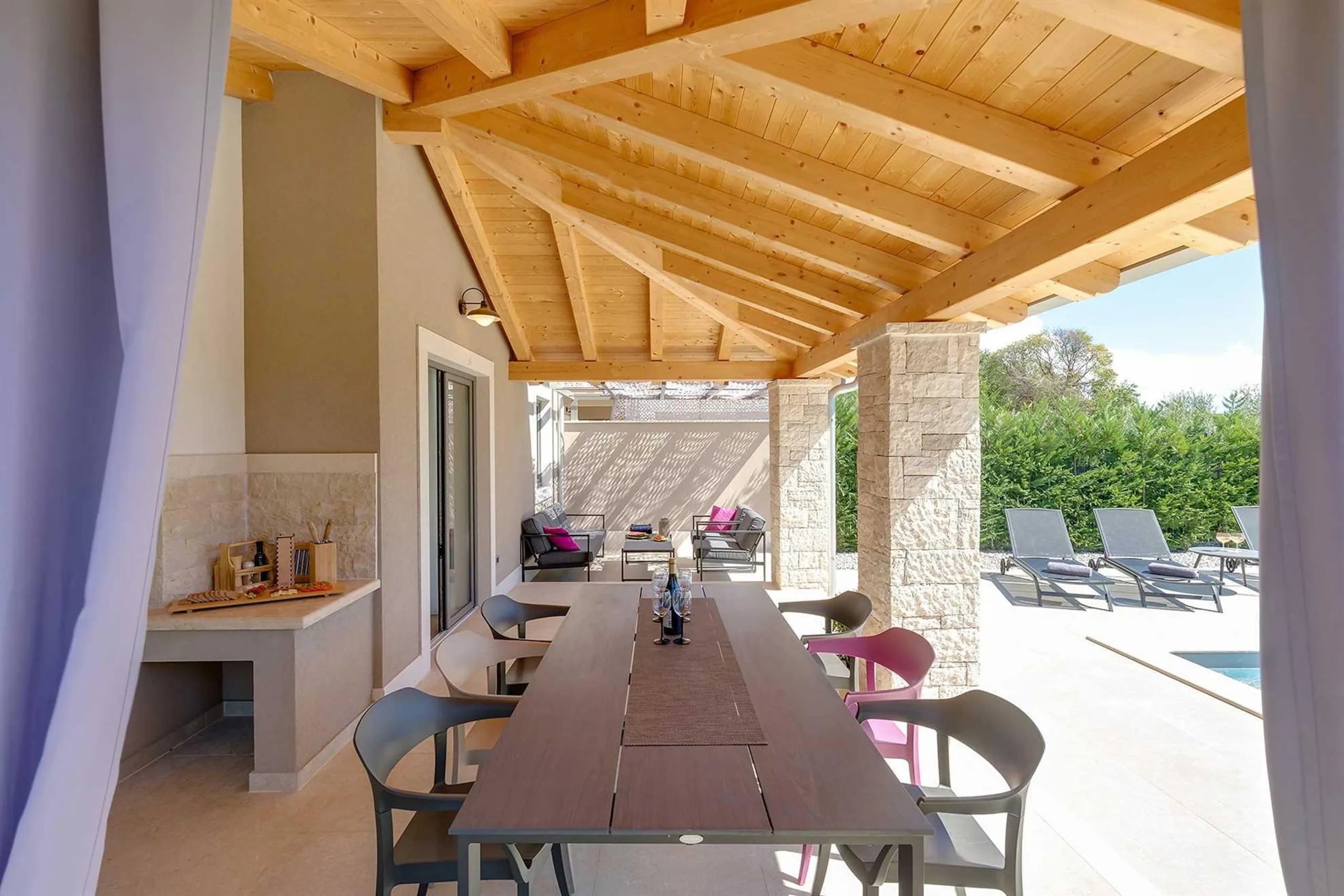 Inspiring 3Bedroom Villa with Pool and Tranquil Surroundings — photograph 9