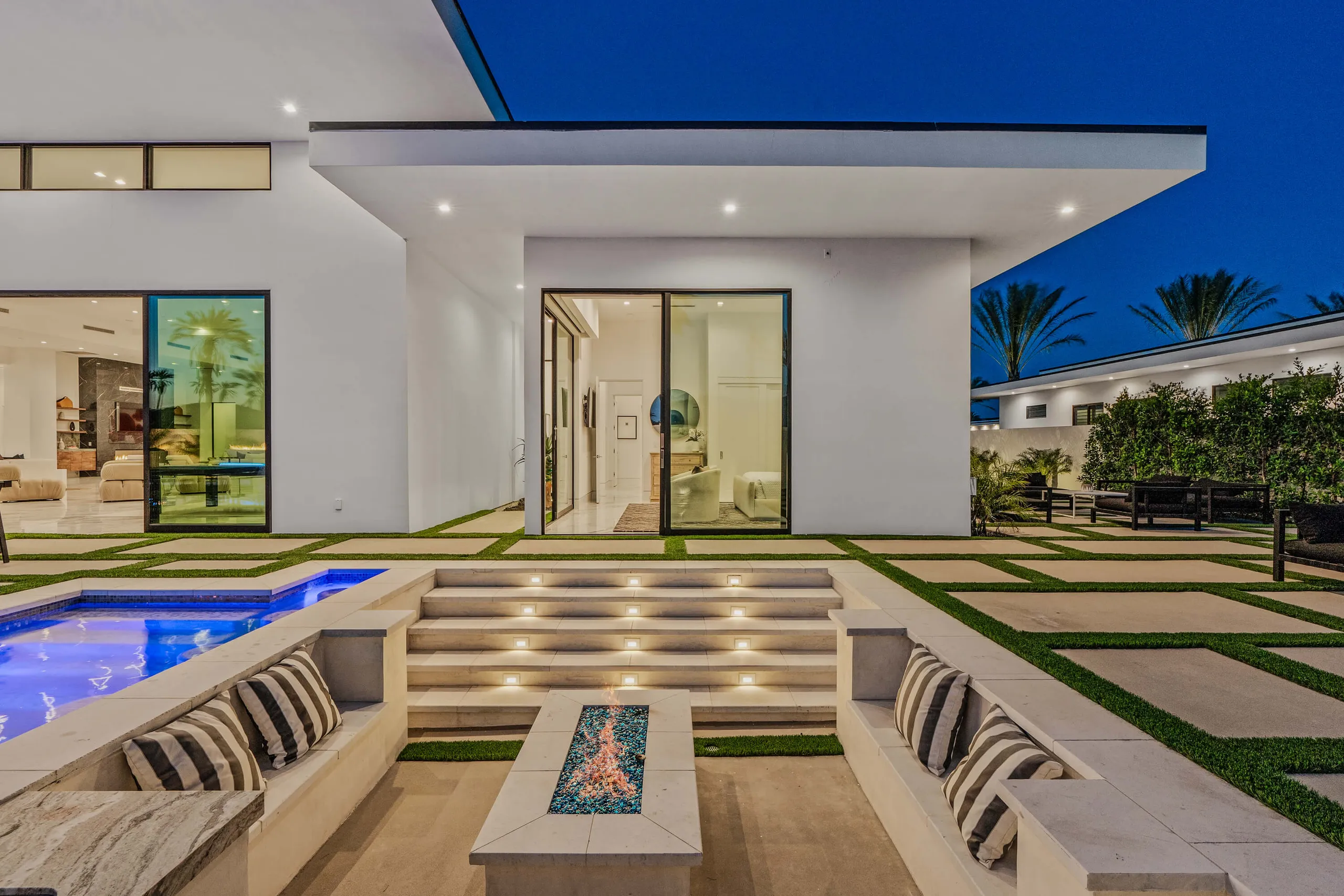 Invigorating Six Bedroom Villa with Private Pool, Lavish Amenities, Private Fire Bowls & Stunning Views VILLAWAY® — photograph 5
