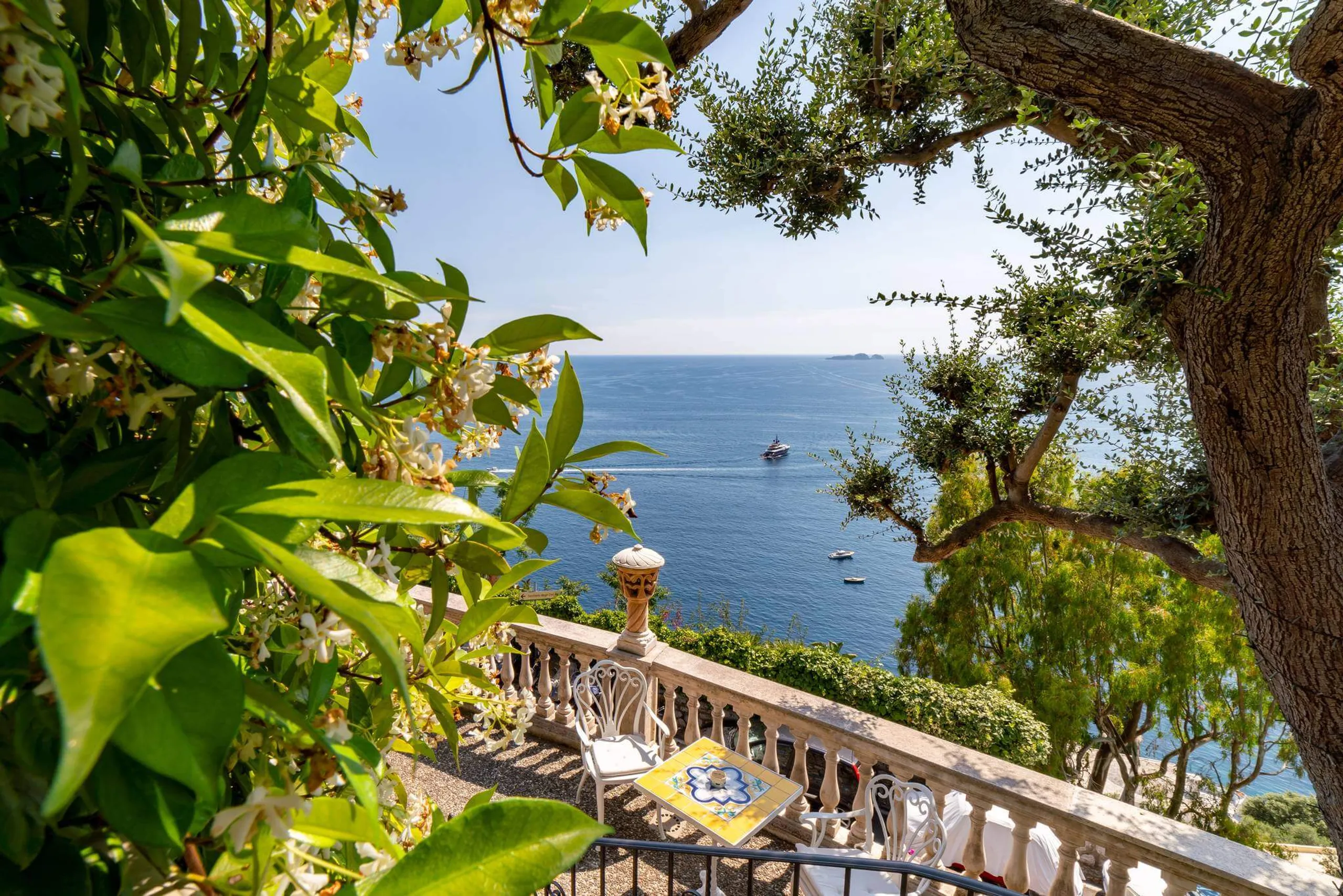 Sensational Villa in Amalfi Coast with Private Pool and Mediterranean Sea Views — photograph 11