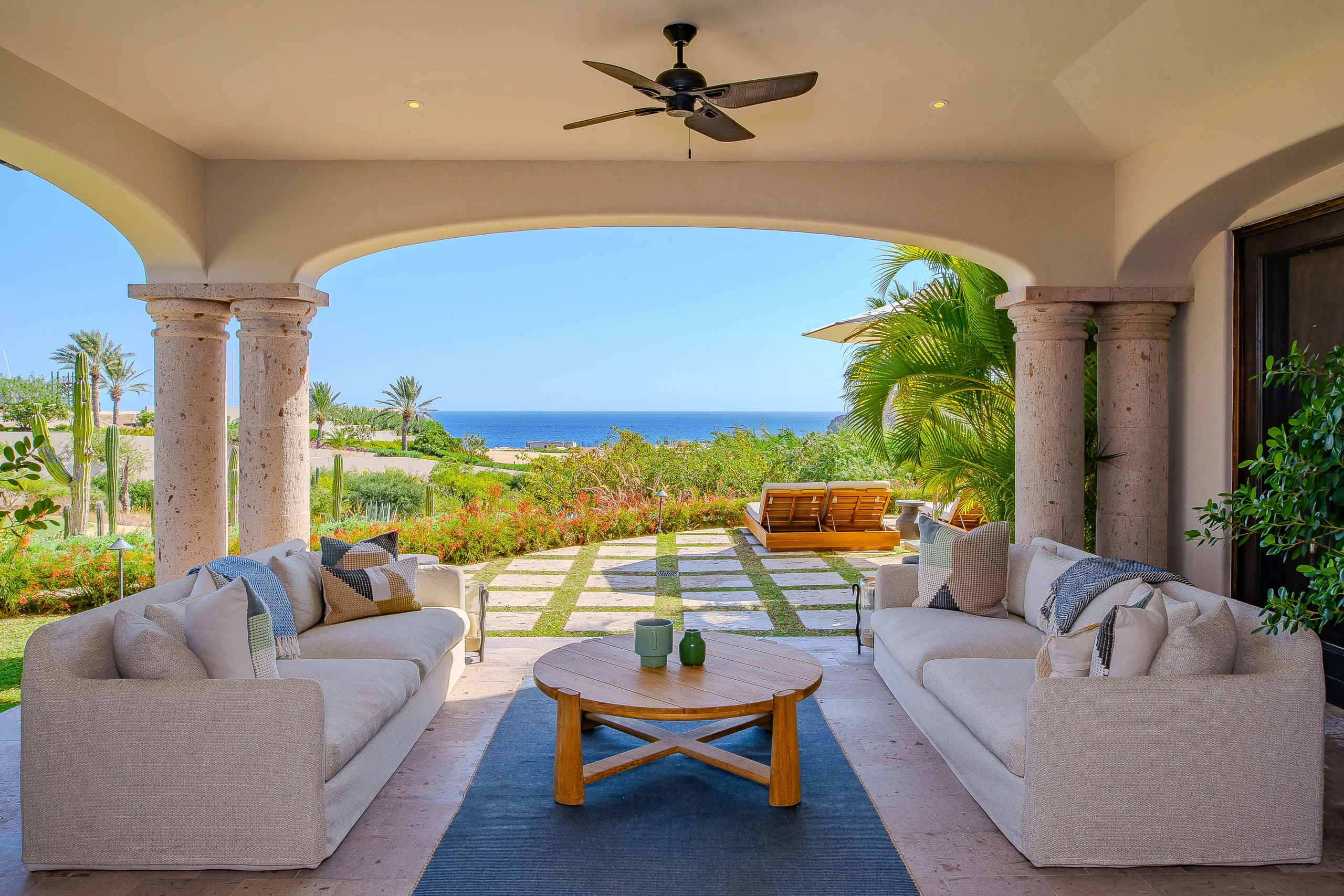 Stunning Beachfront Villa in Cabo del Sol with Private Pool, and Ocean Views — photograph 8
