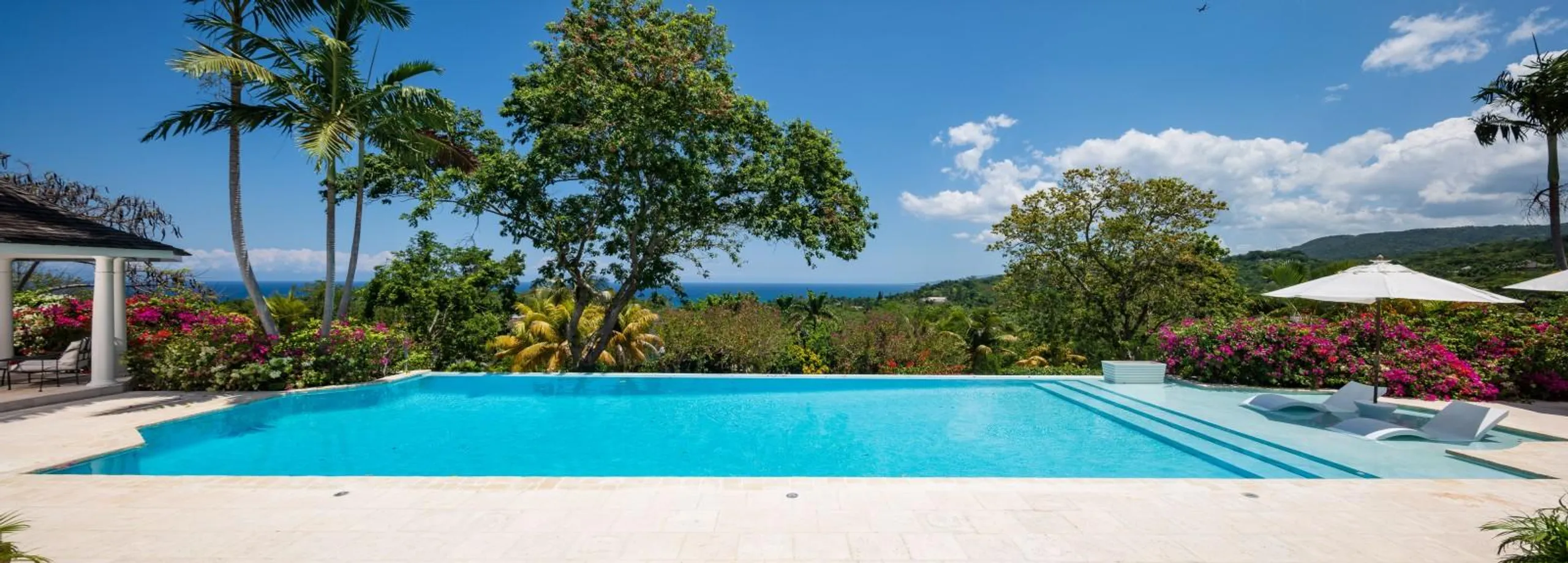 Posh Paradise Villa with Private Pool, Gazebo, and Stunning Ocean Views — photograph 5