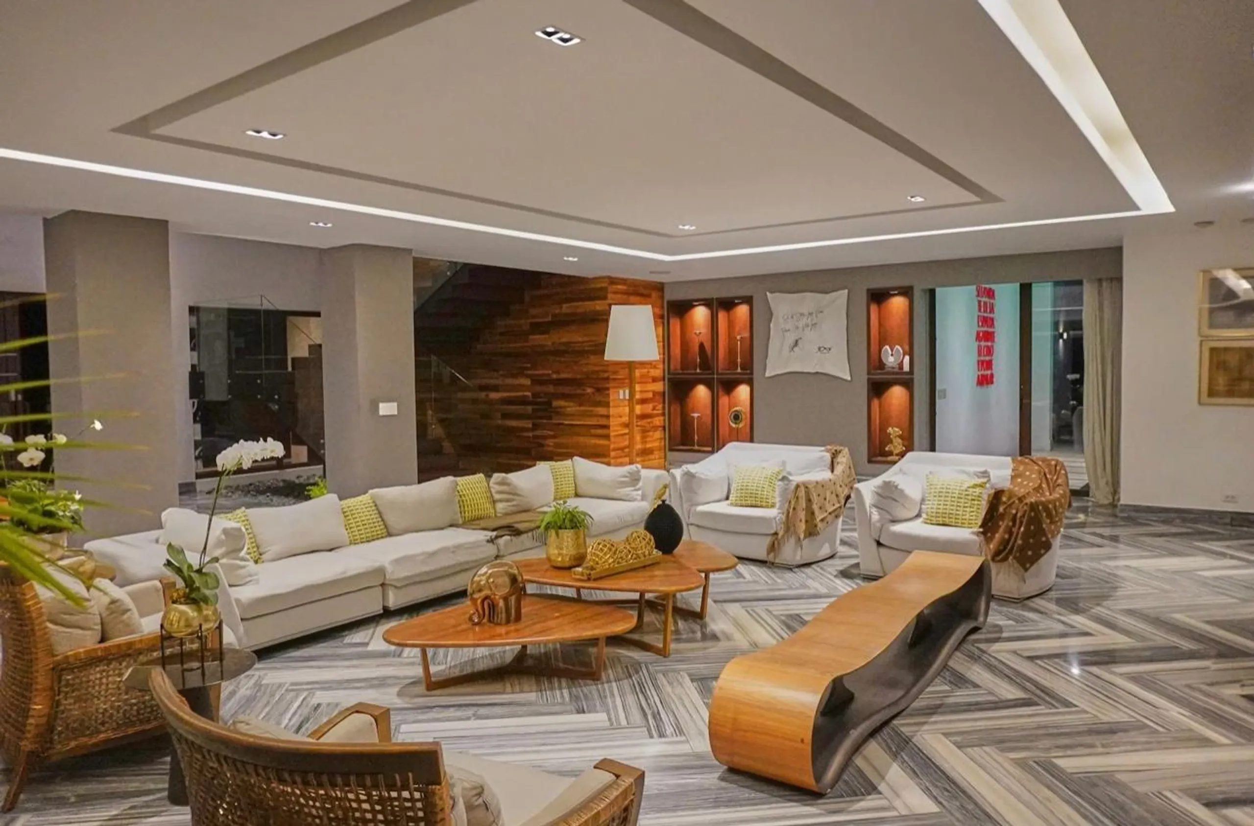 Luxurious Casa de Campo Home with Stunning Poolside Paradise — photograph 10